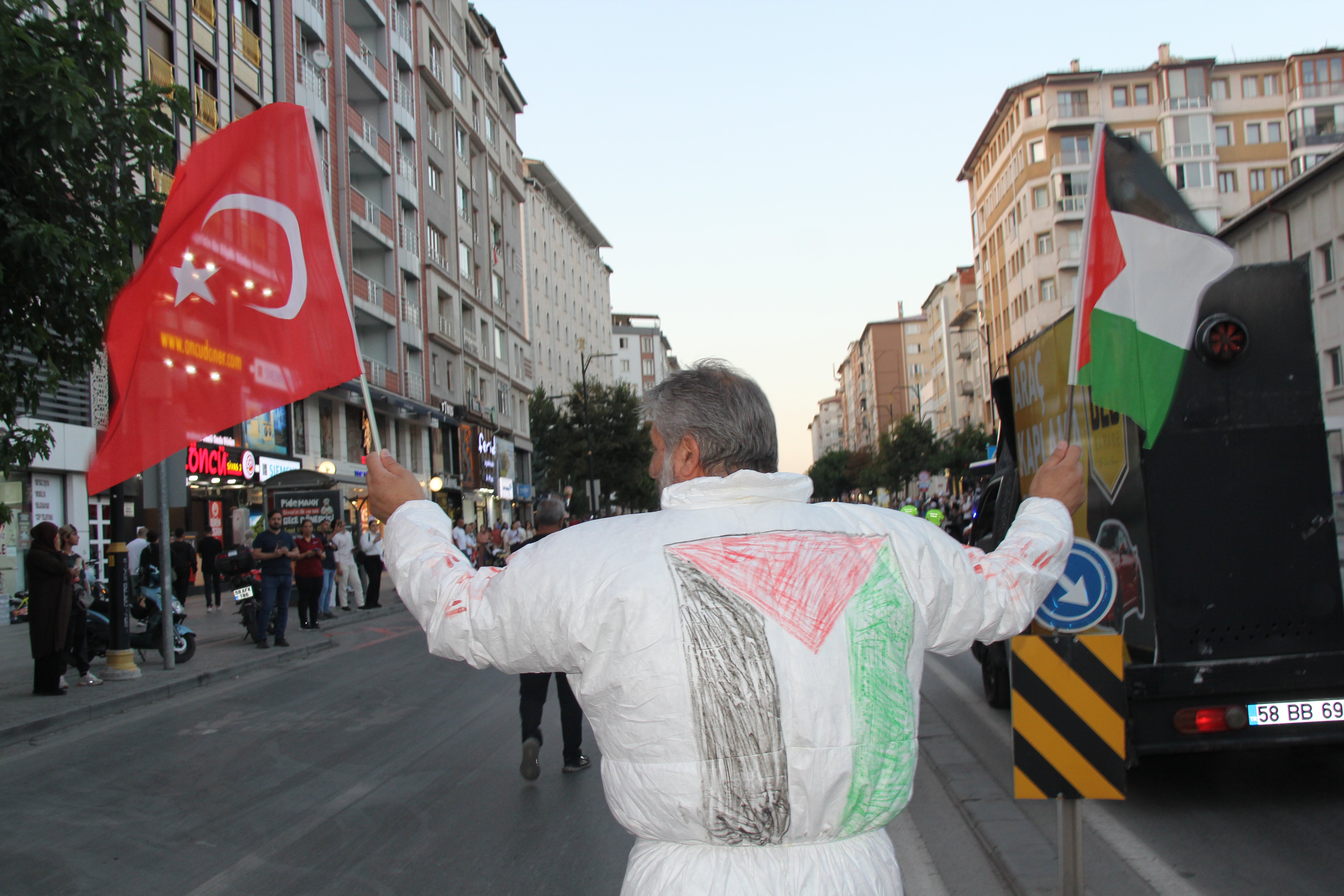 AK Partili vekiller Filistin yürüyüşü