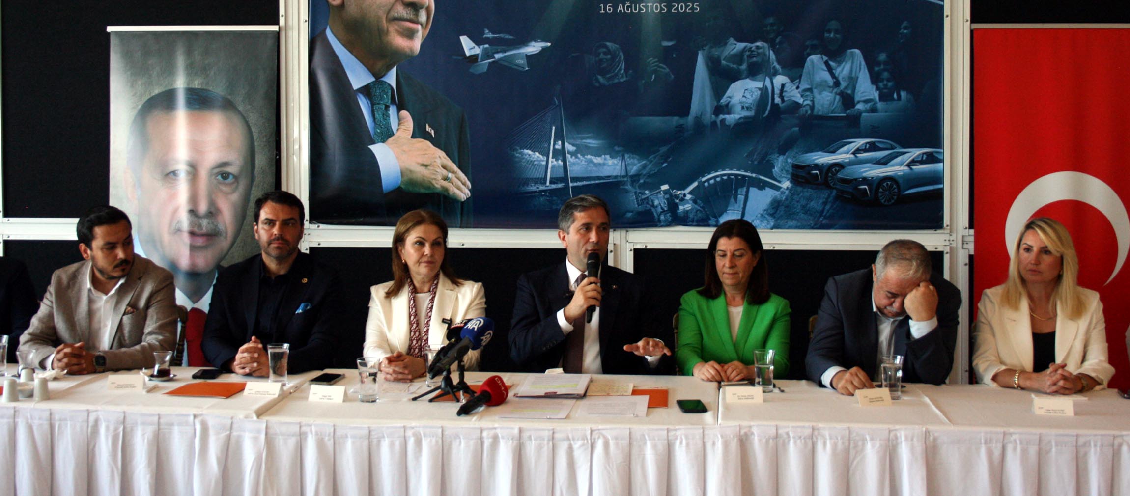 AK Parti Genel Başkan Yardımcısı Zafer Sırakaya