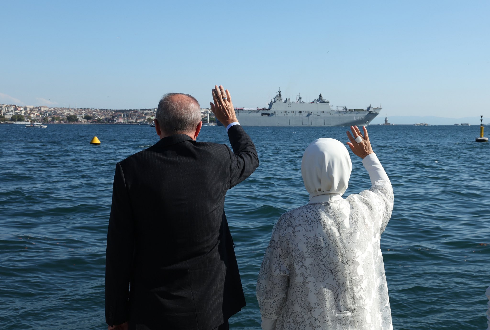 TCG Anadolu İstanbul Boğazı
