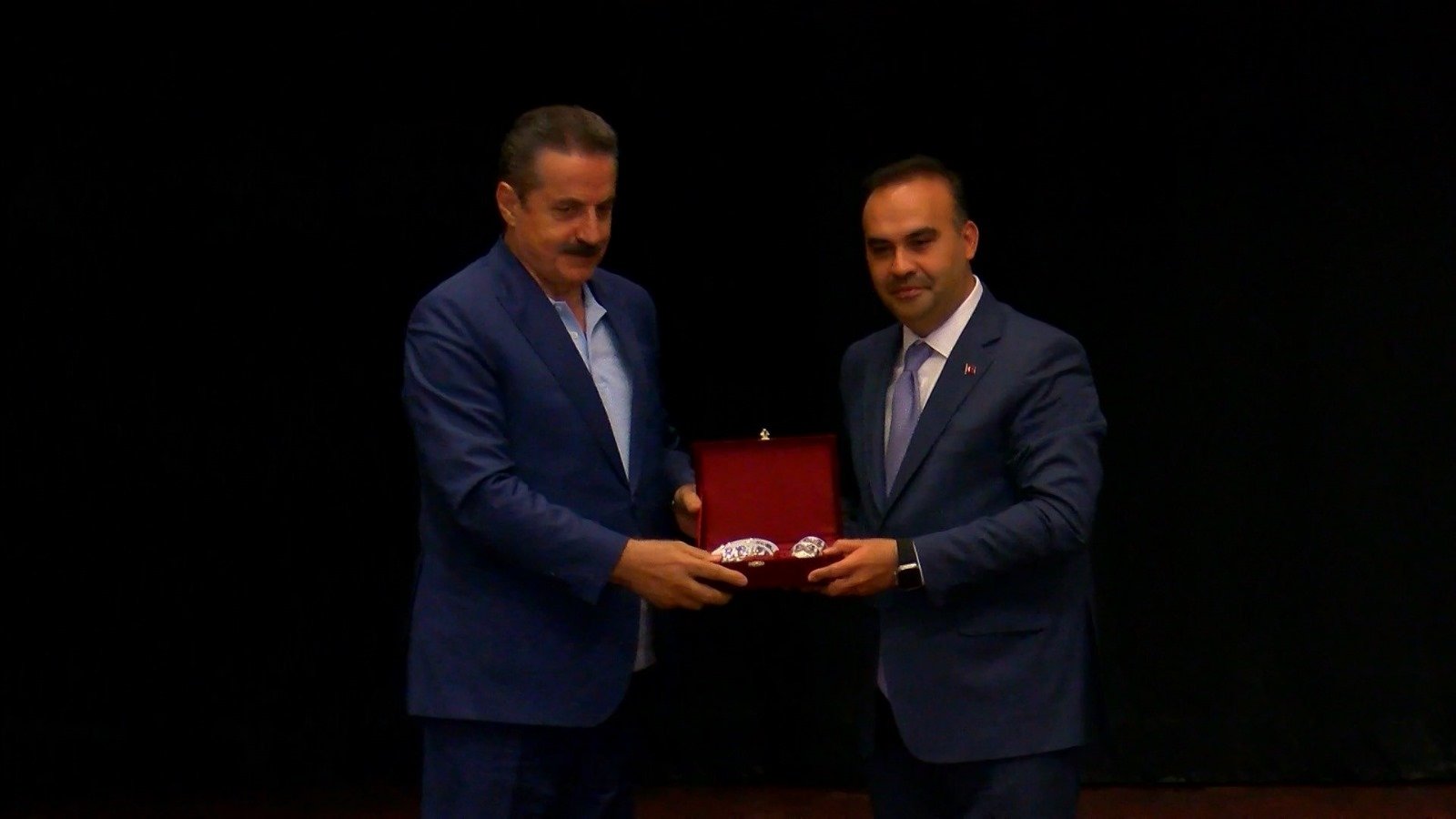 Bakan Kacır konuşma yapıyor