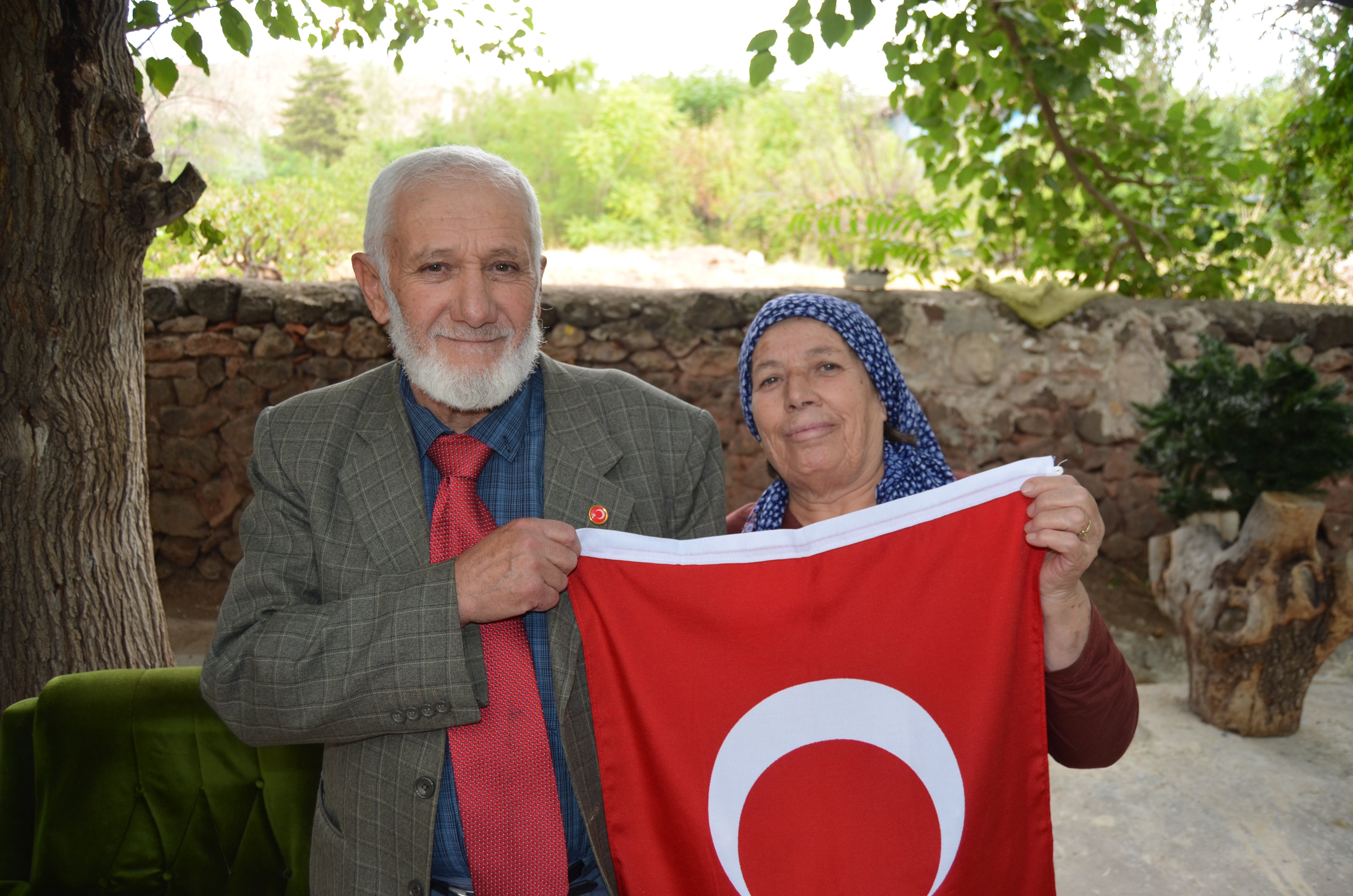 Şadi Duru Onuncu Yıl Nutku okuyor
