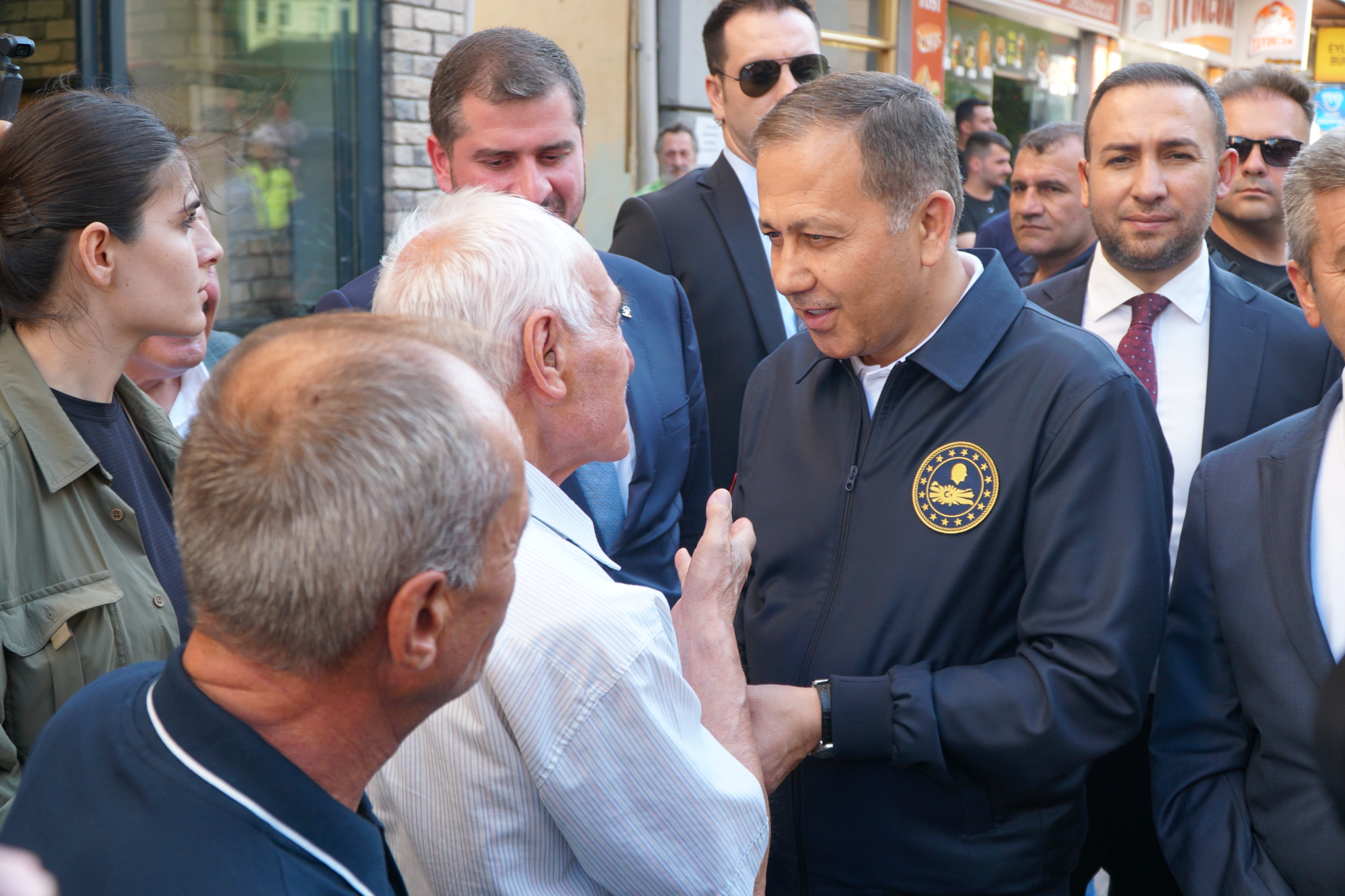 Bakan Yerlikaya basın mensuplarıyla