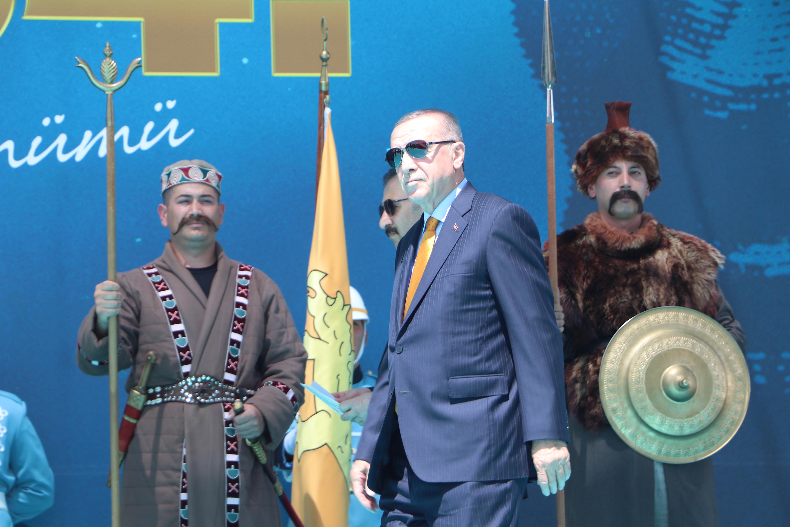 Cumhurbaşkanı Erdoğan hediye kabulü
