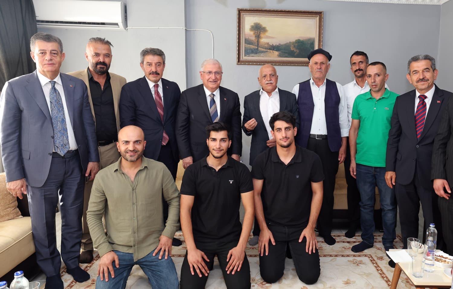 Bakan Güler esnaf ziyareti