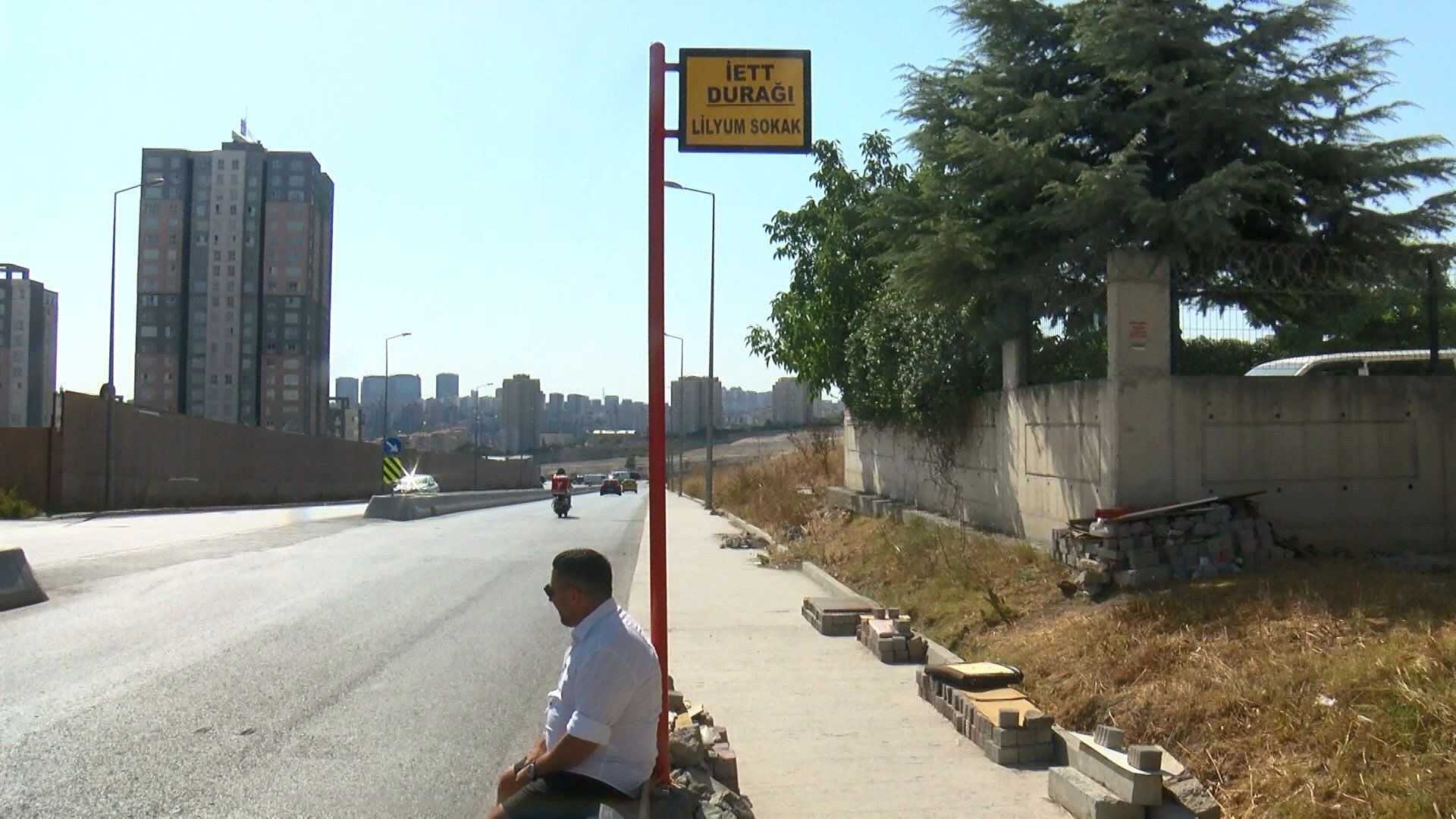 Otobüs durağı çalışması