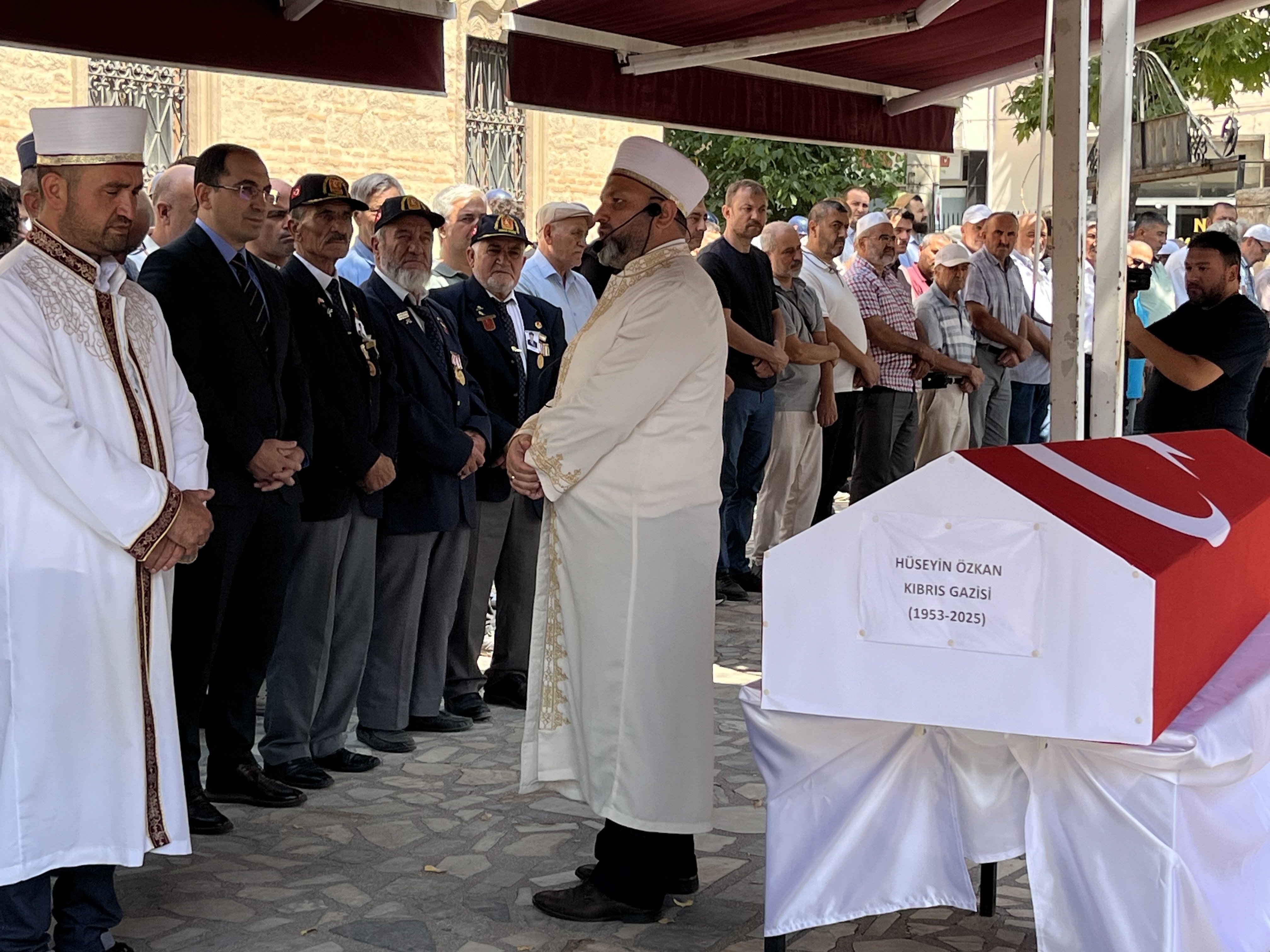 Kıbrıs Gazisi Hüseyin Özkan askeri tören