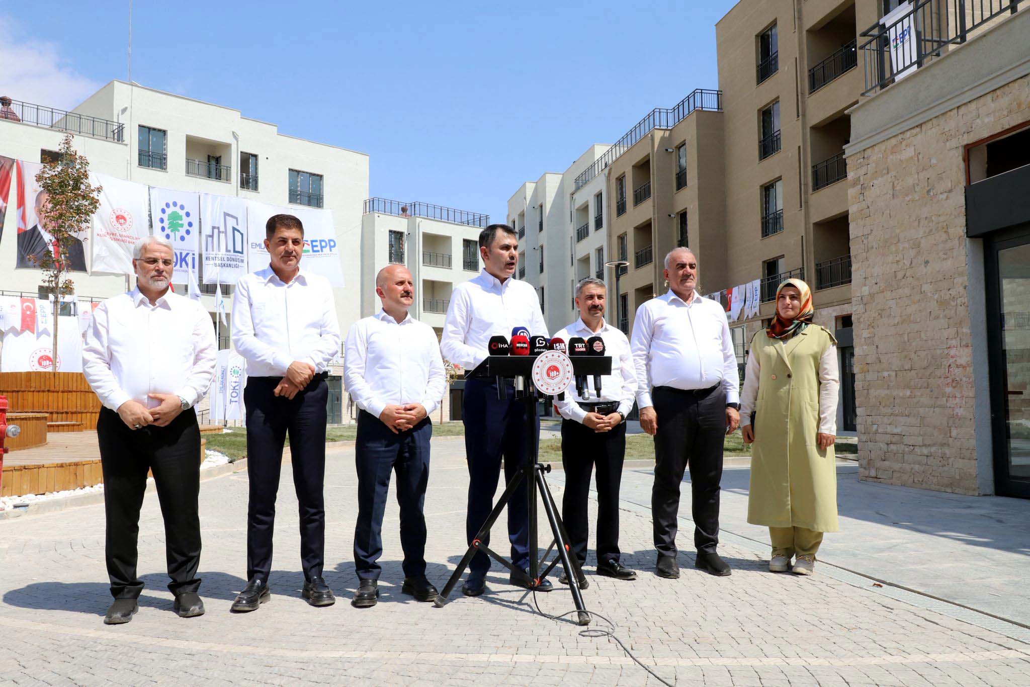 Bakan Kurum Konuşma Yapıyor