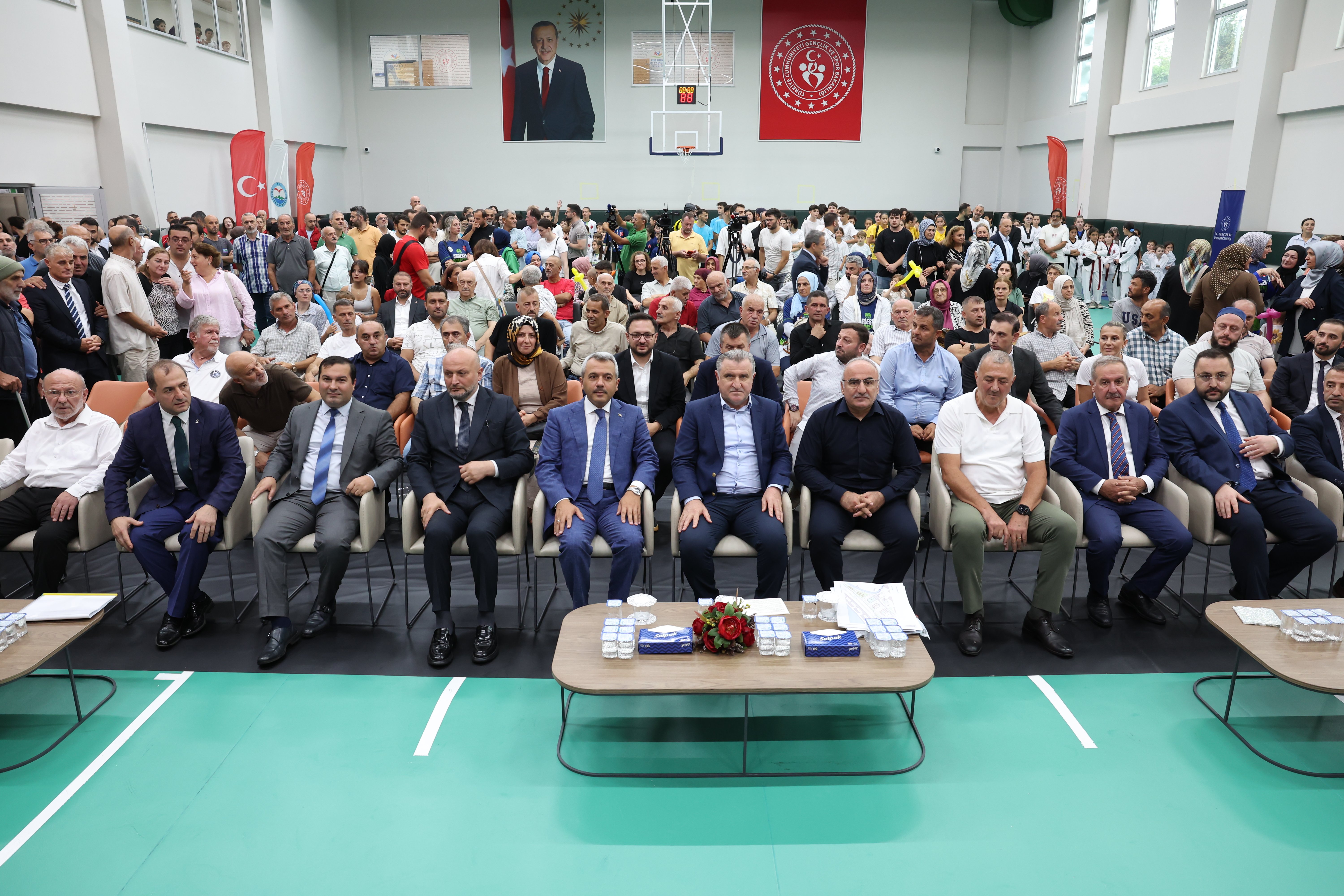 Ardeşen Yarı Olimpik Yüzme Havuzu