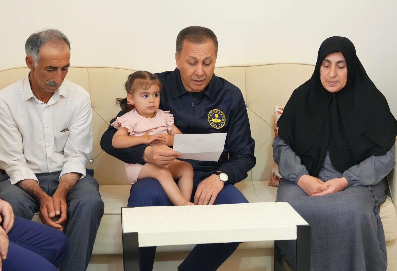Bakan Ali Yerlikaya şehit ailesi ziyareti