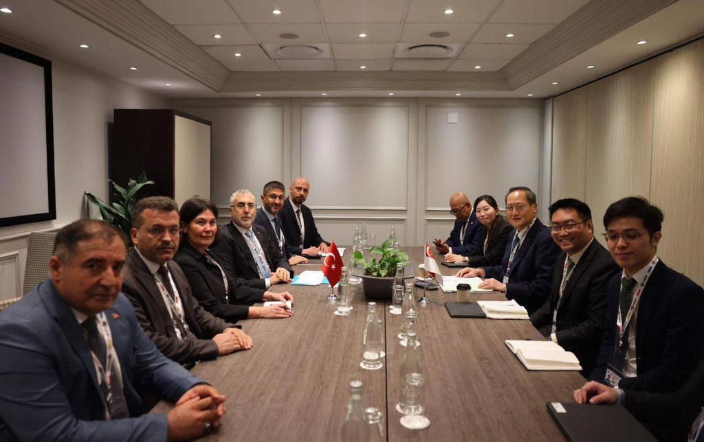 Vedat Işıkhan ve Tan See Leng görüşmesi