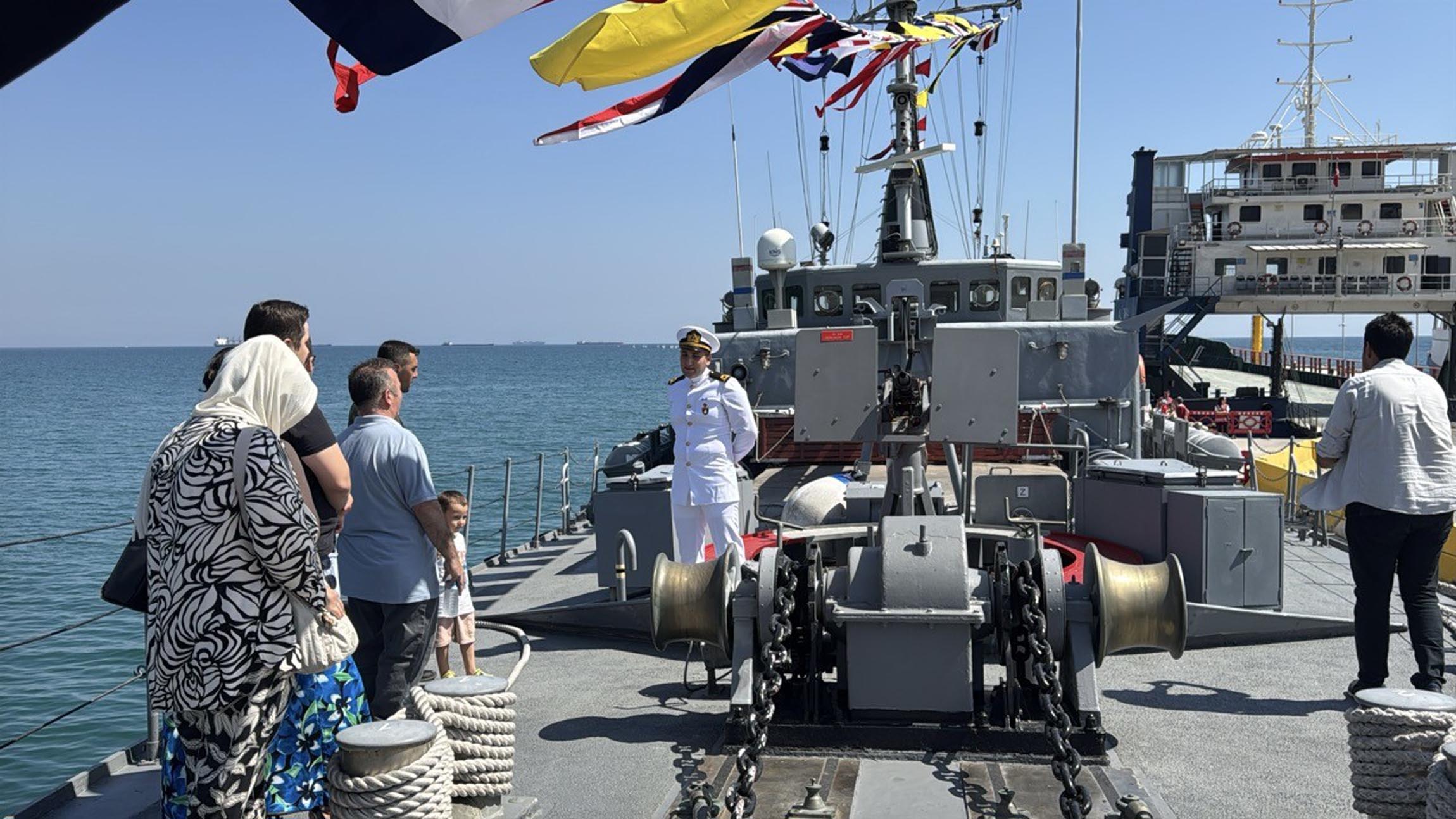 TCG Enez Gemisi Ziyaretçileri