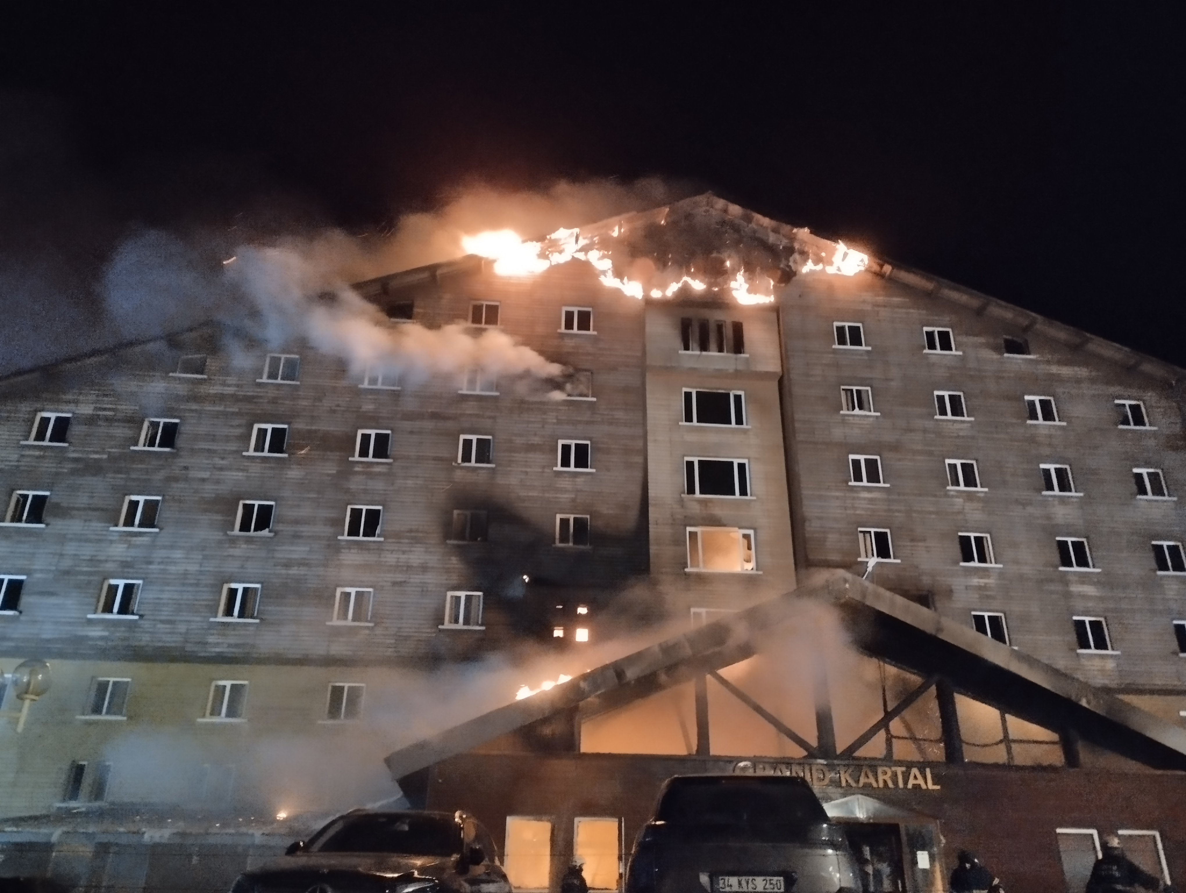 Yangın Sonrası Grand Kartal Otel