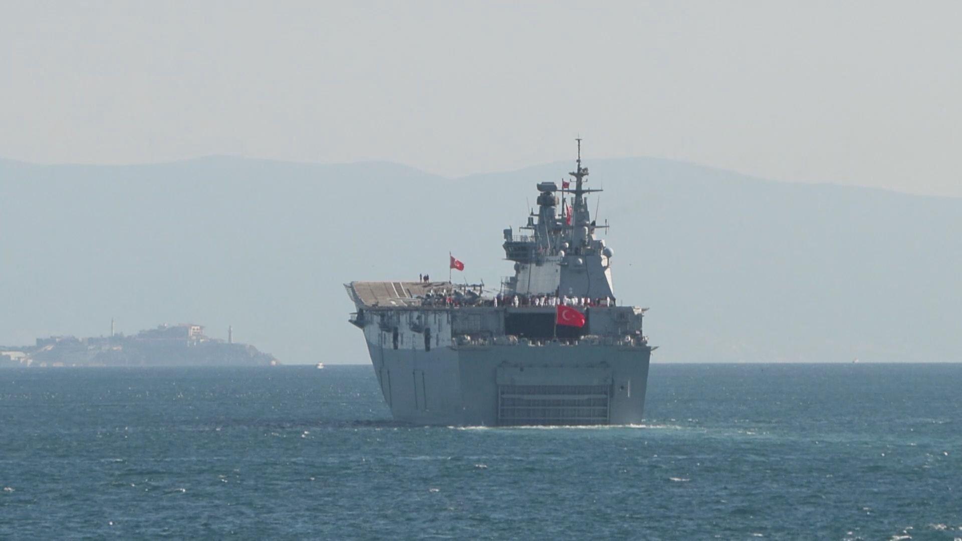 TCG Savarona Boğaz Geçişi