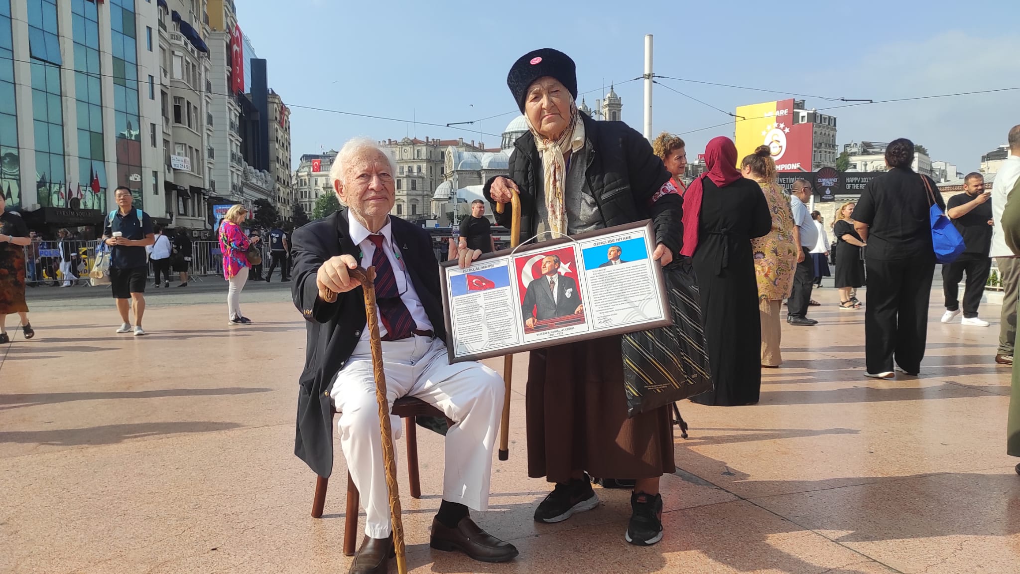 Cumhuriyet Anıtı Tören