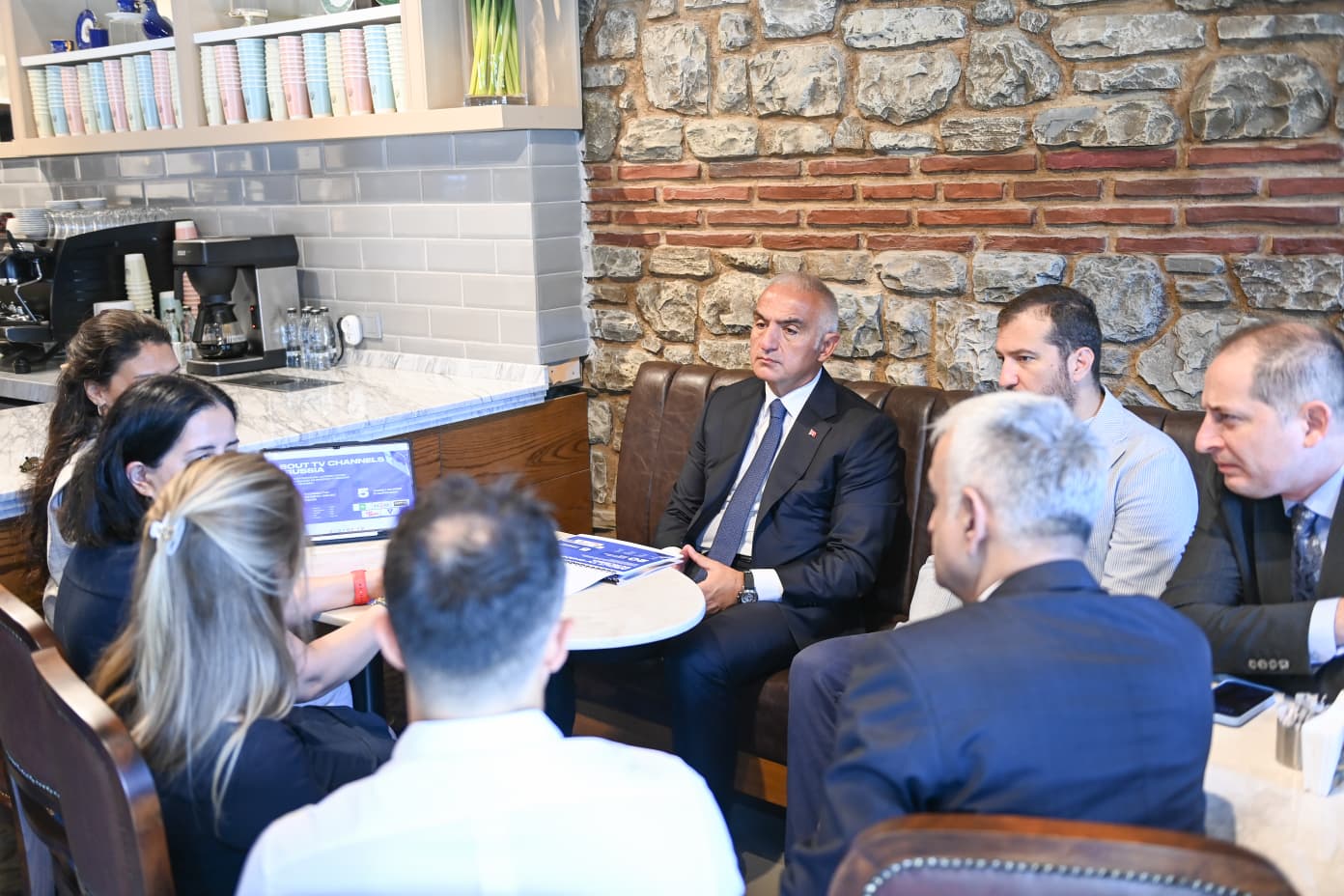 Bakan Ersoy film platosunda