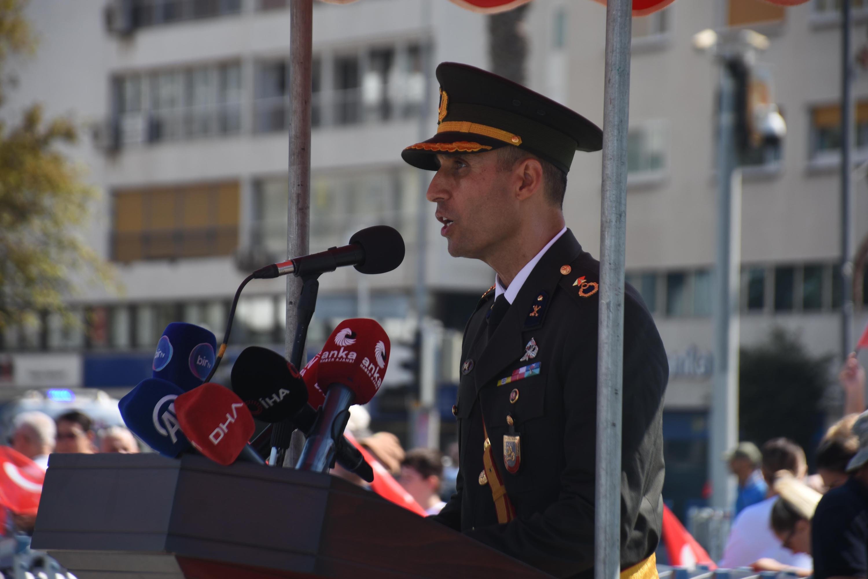 İzmir halkının katılımı