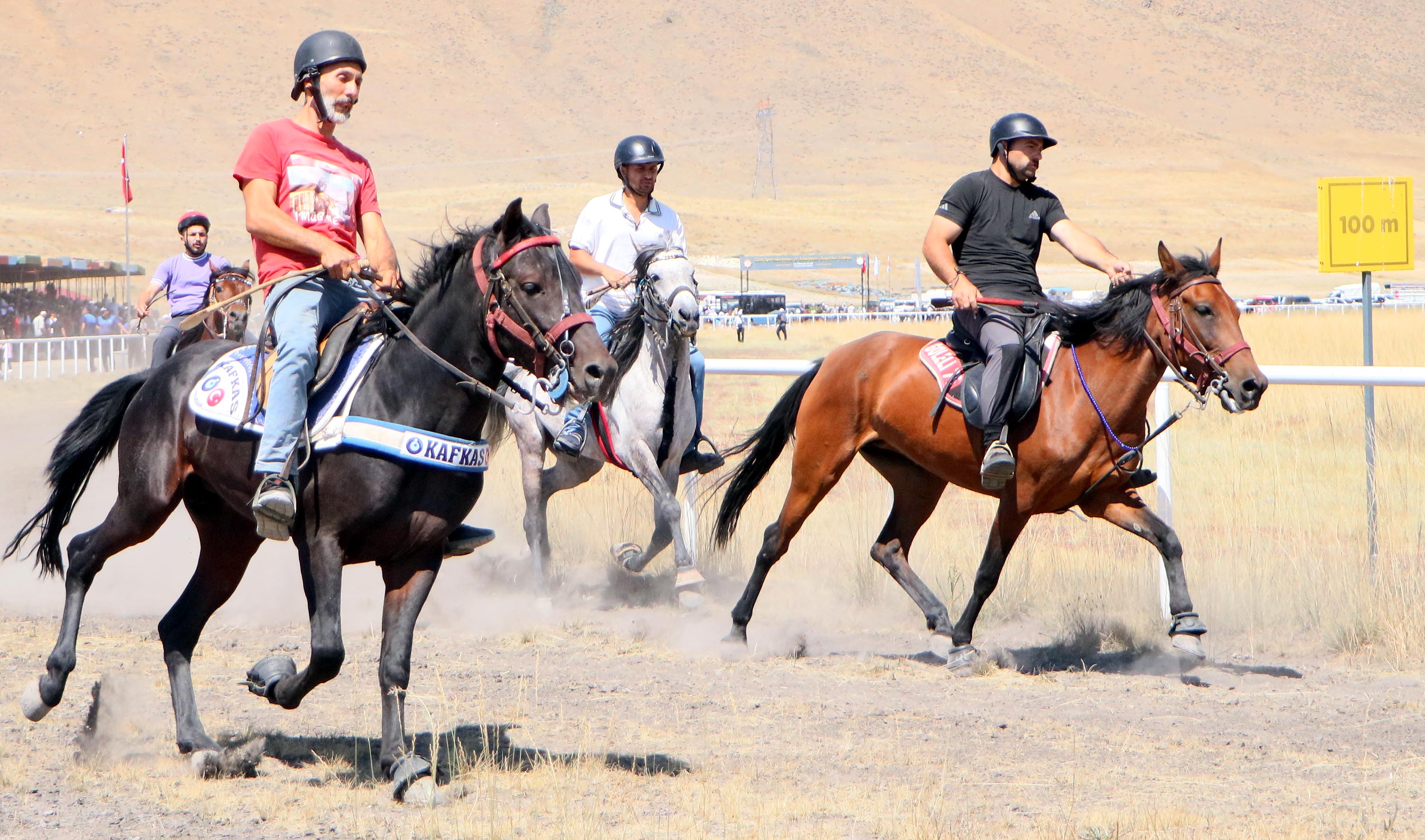 Rahvan At Yarışları Renkli Görüntüler