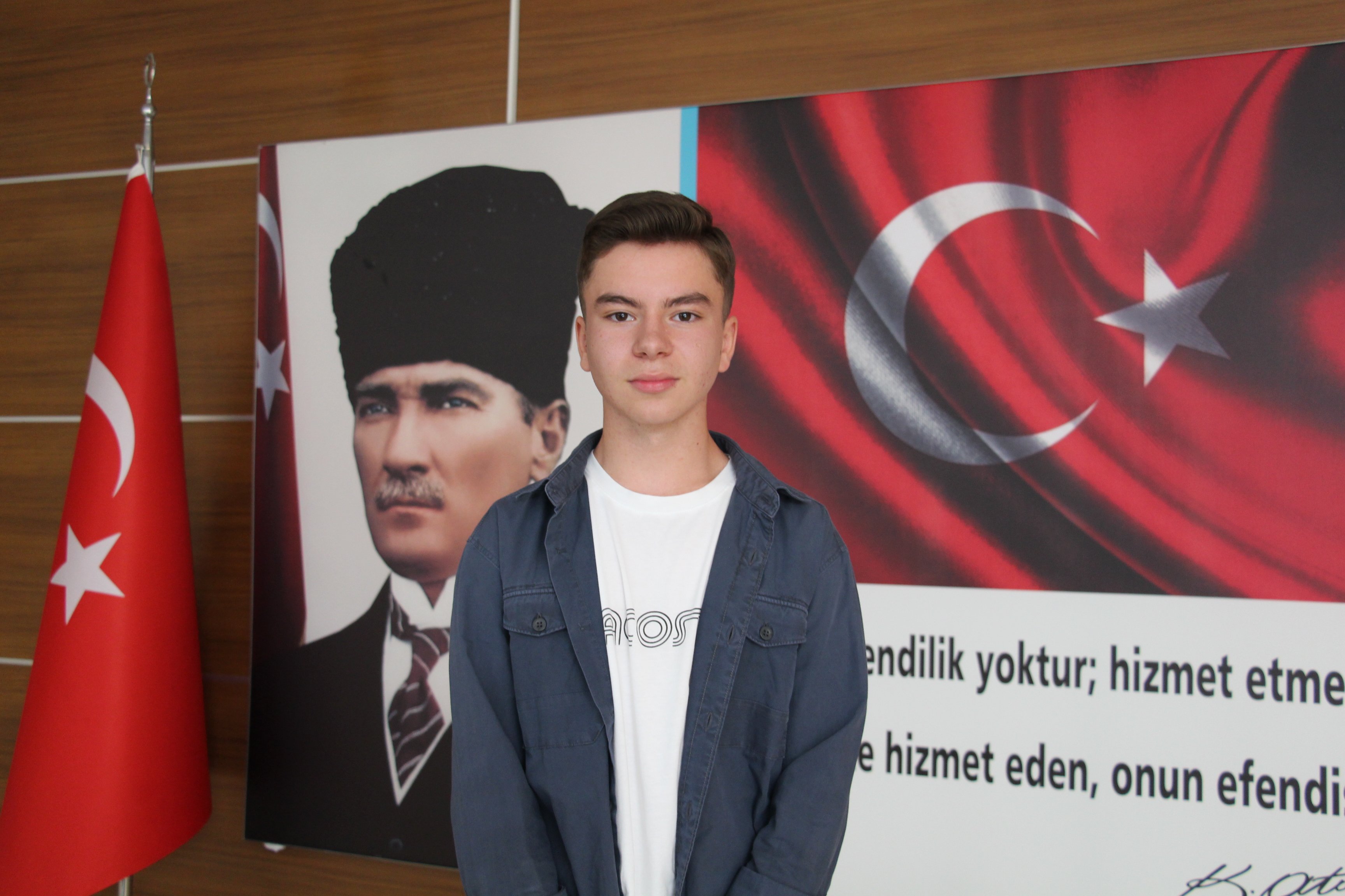 Vali Taşolar Mert Can Ballıca ile sohbet ediyor