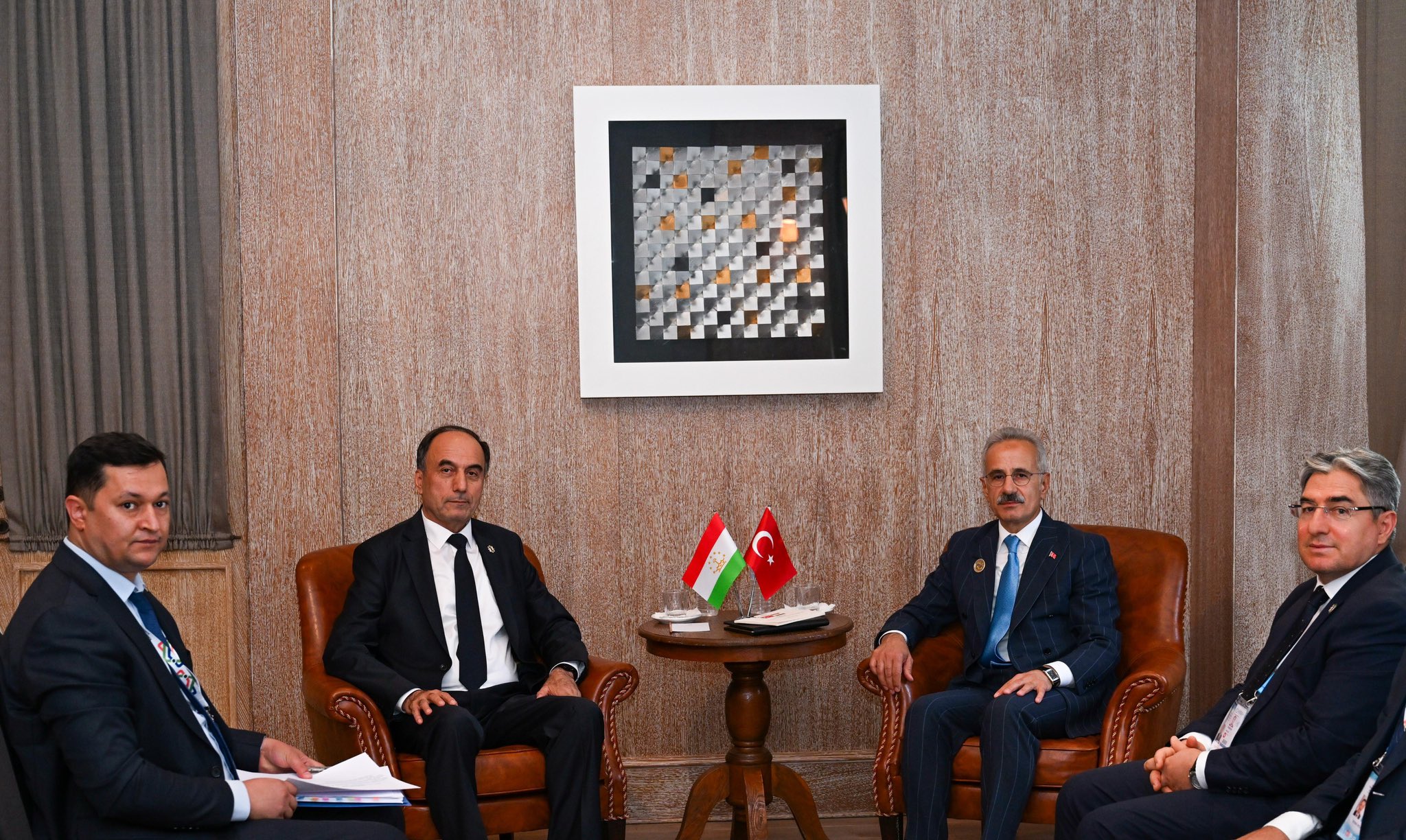 Bakan Uraloğlu ve Tacikistan Ulaştırma Bakanı İbrohim görüşmesi