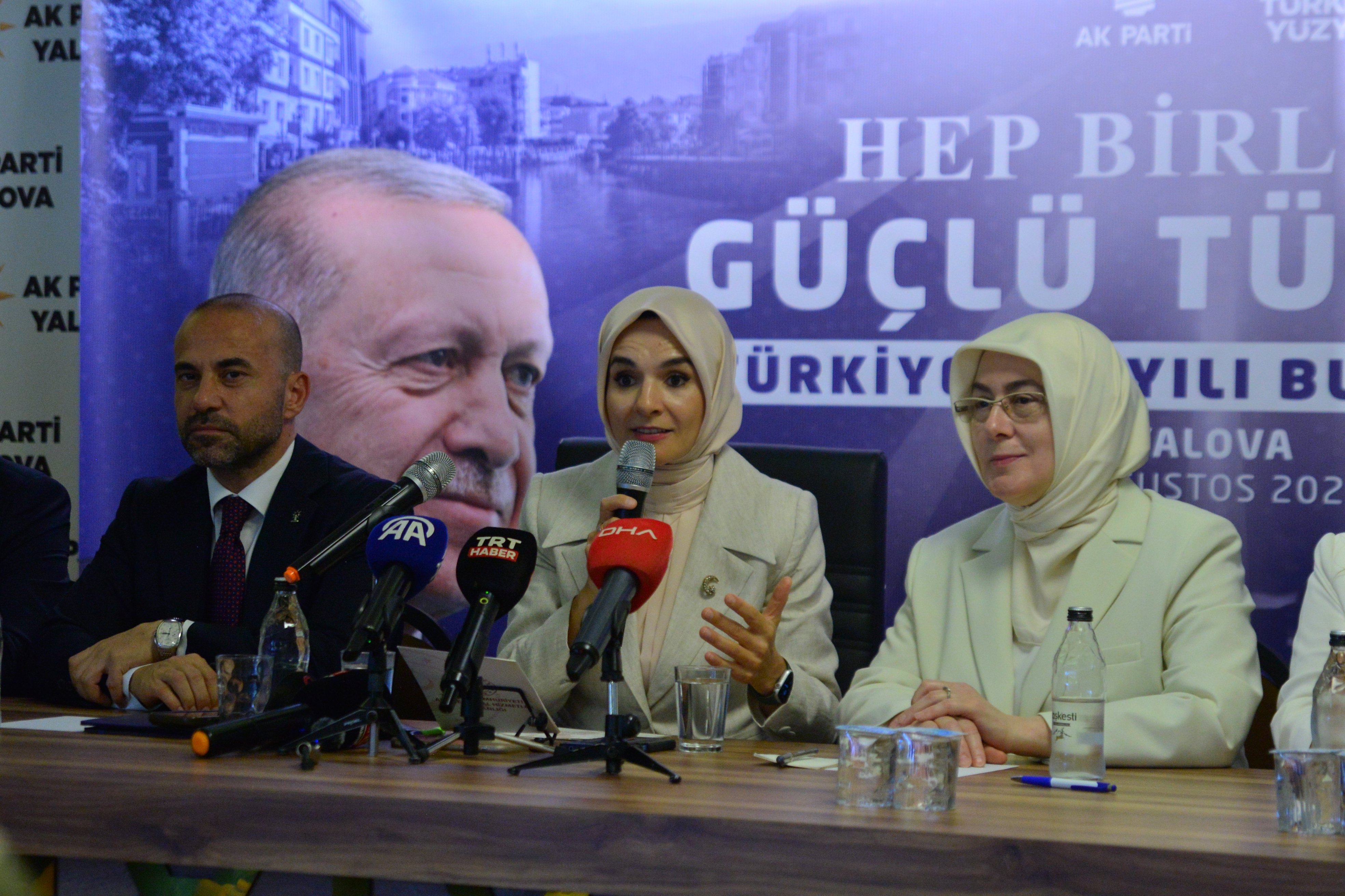 Bakan Göktaş ailelerle buluşuyor