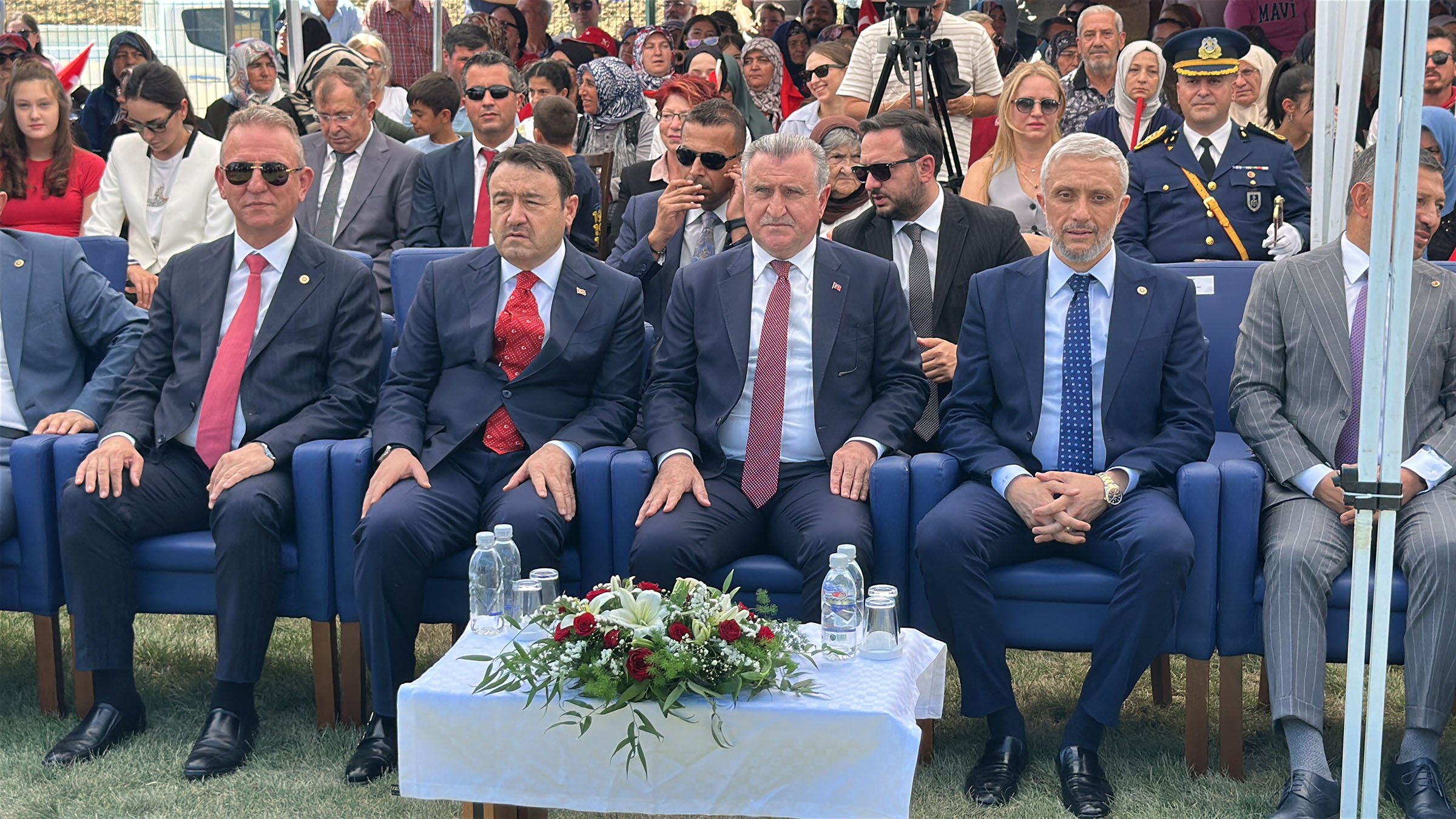Bakan Bak şehitlik ziyareti