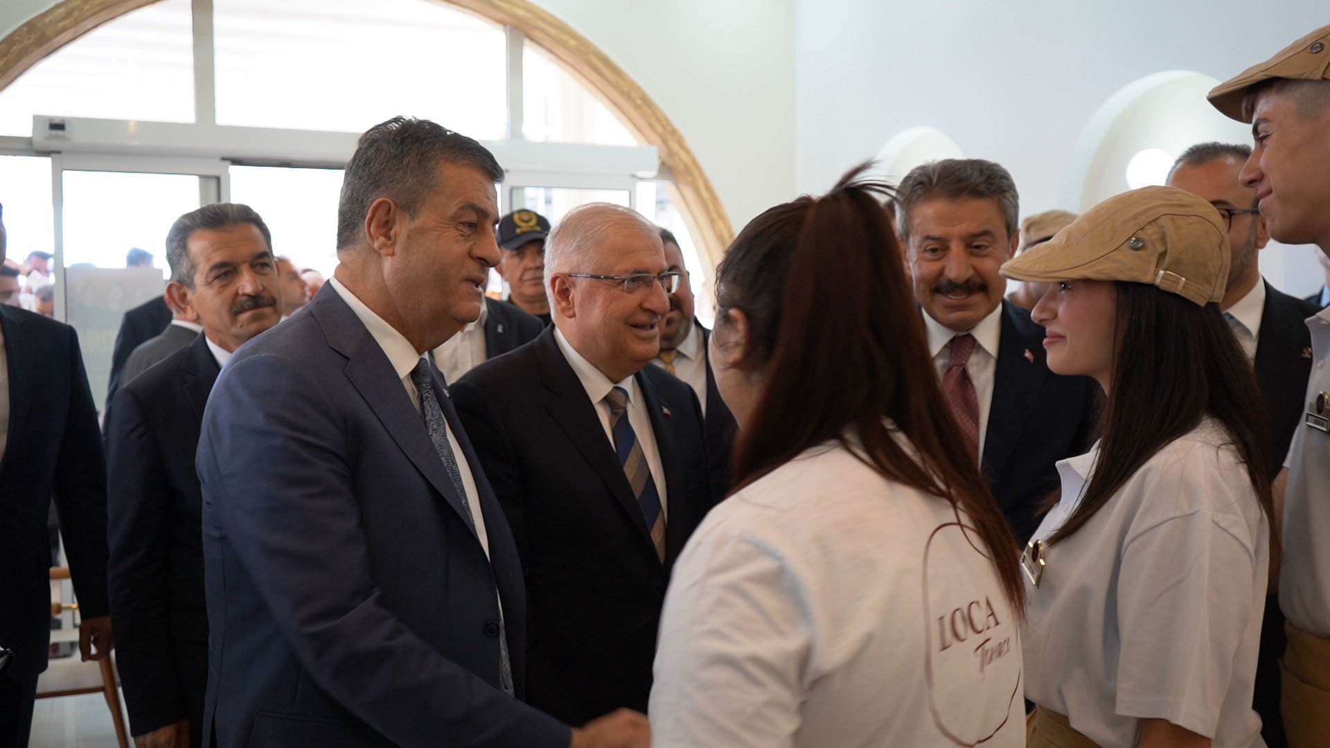 Bakan Güler halı atölyesi ziyareti