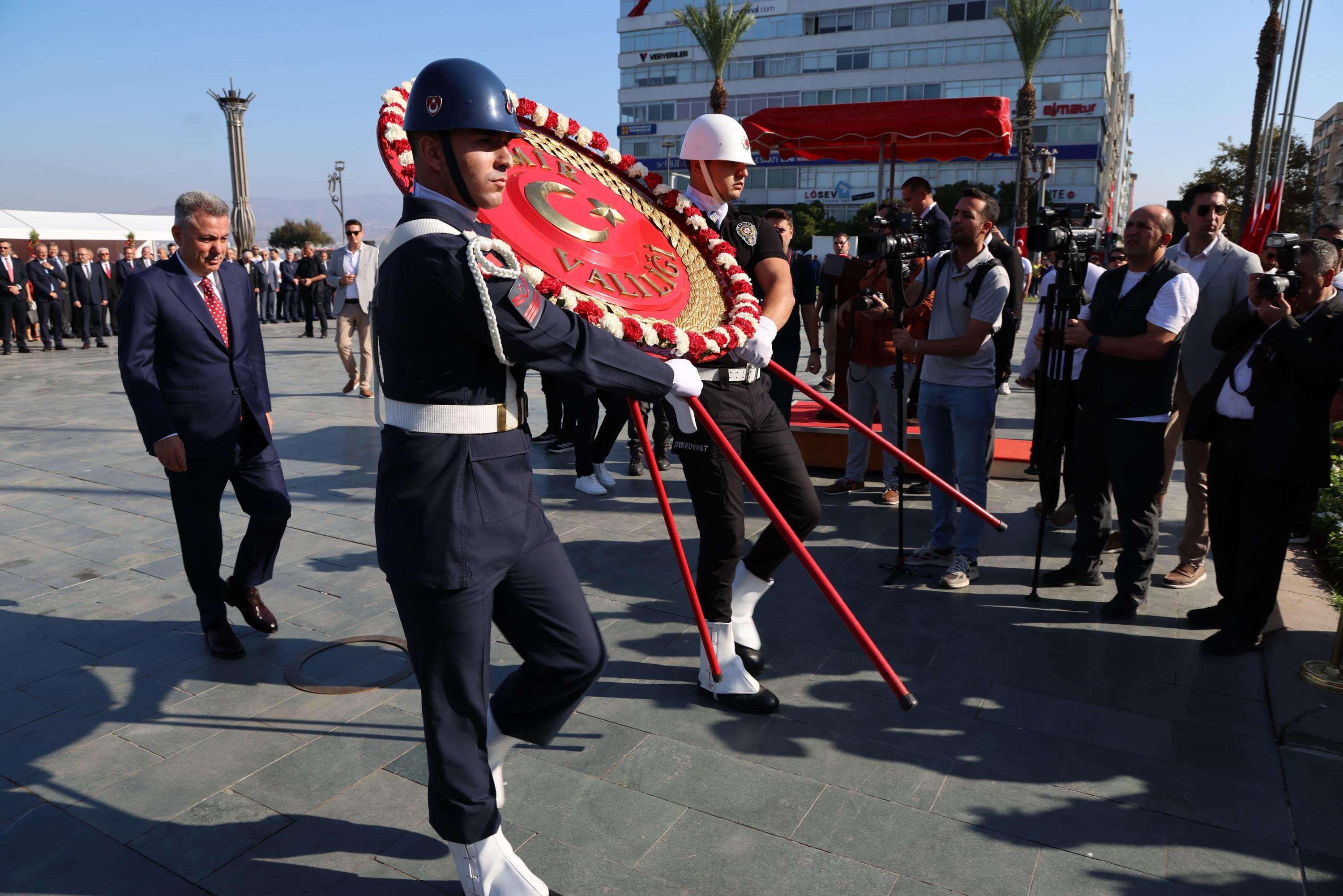 İzmir Valisi Süleyman Elban