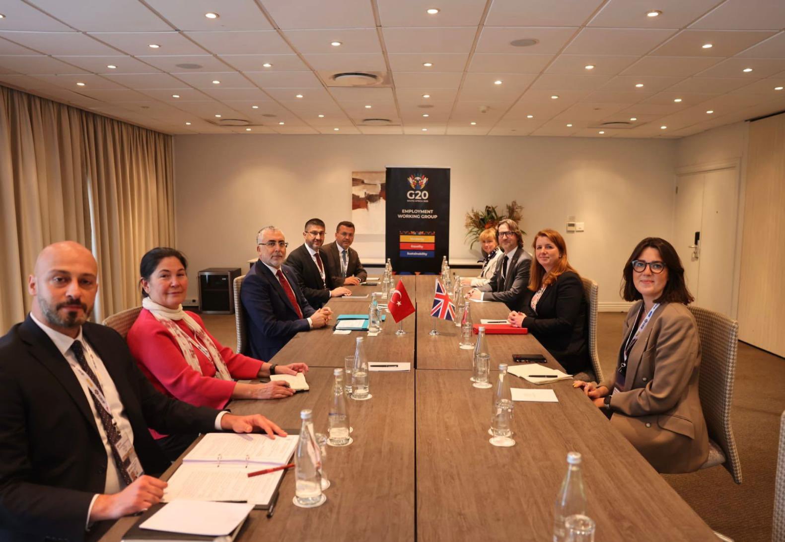 Vedat Işıkhan Alison McGovern görüşmesi