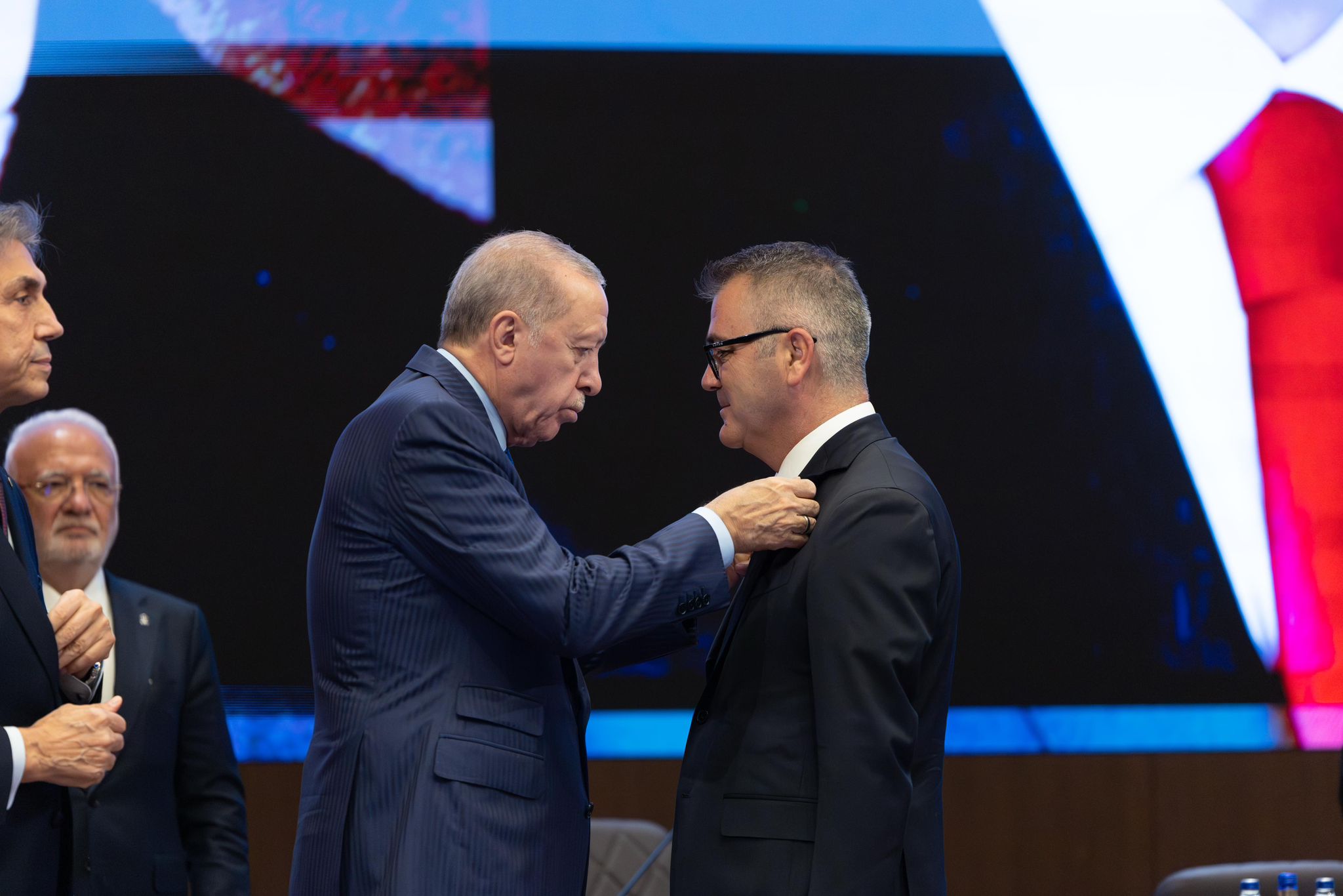 AK Parti rozet takma töreni