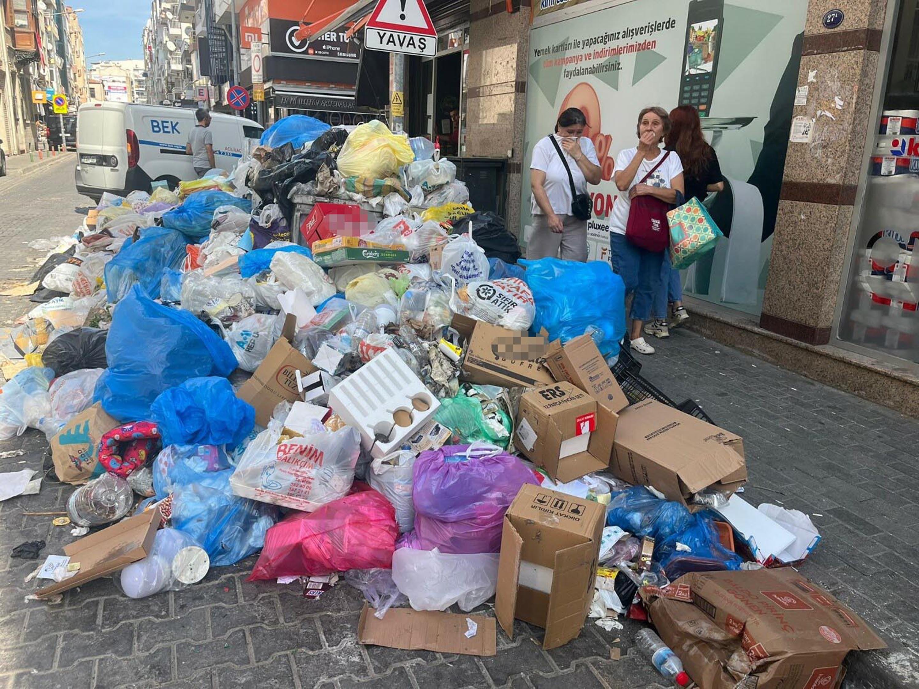 Karşıyaka çöp yığınları