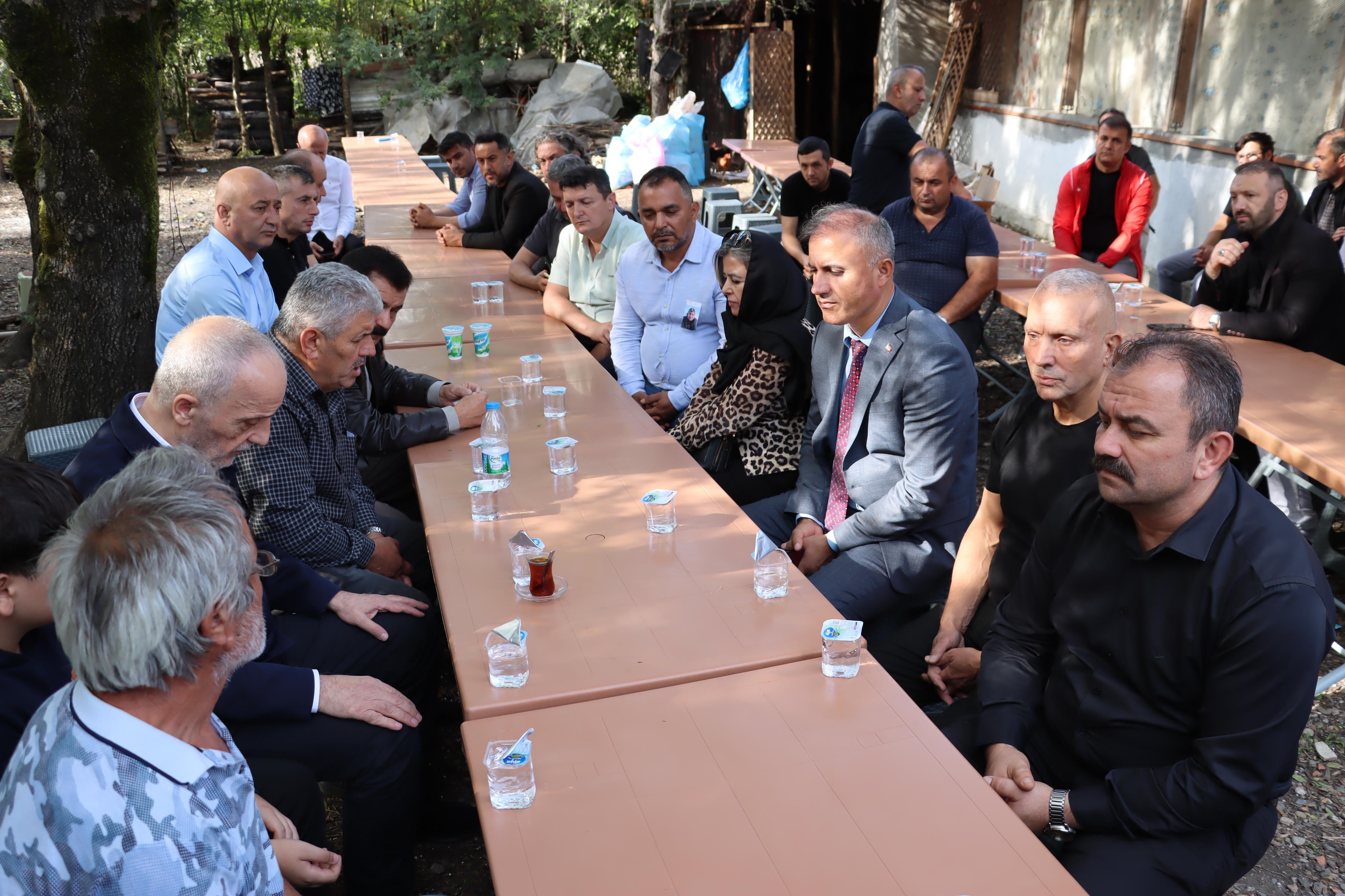 Türk-İş Genel Başkanı Ergün Atalay maden şehidi ailesi