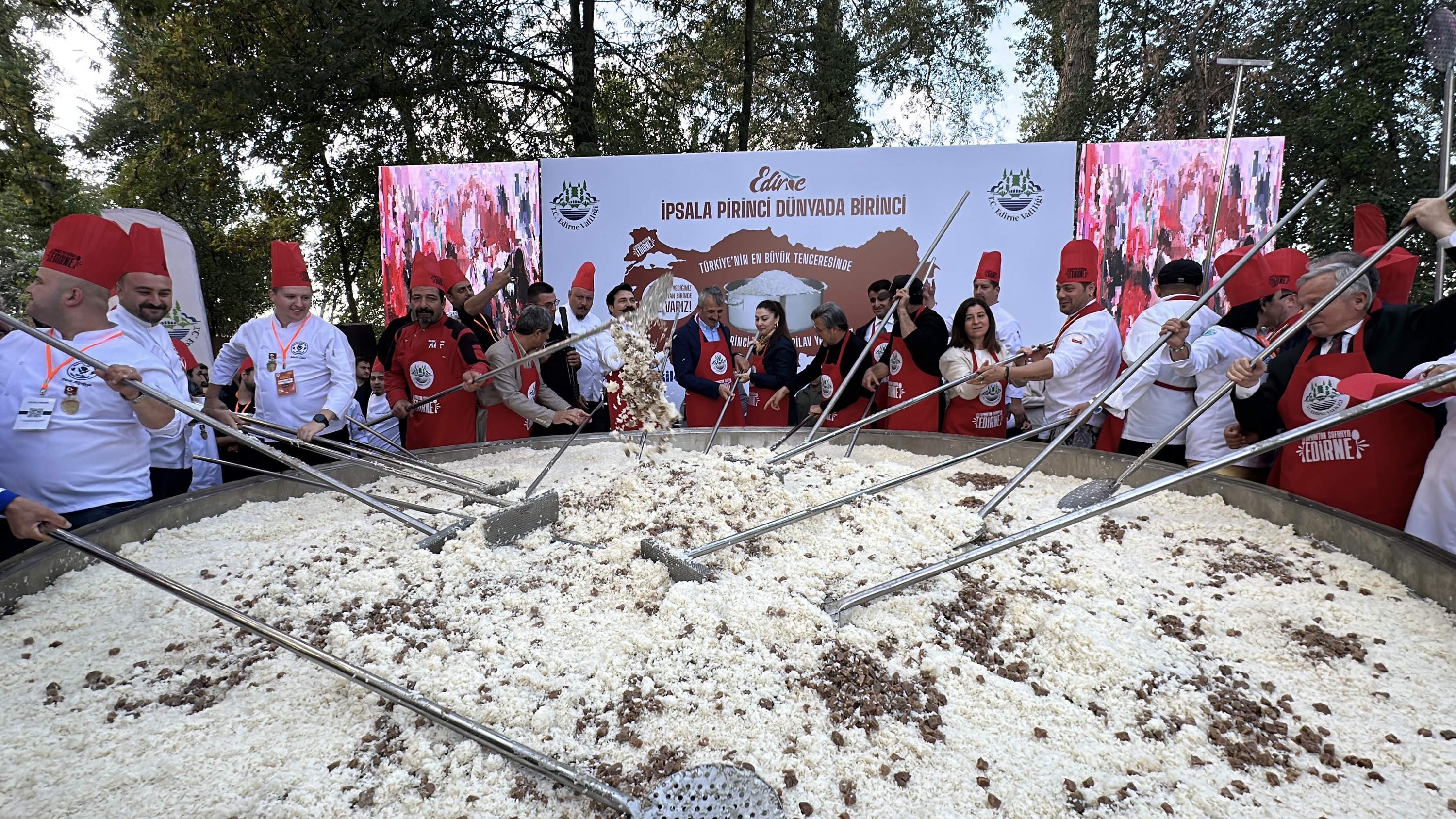 Edirne Valisi Yunus Sezer pilav etkinliği