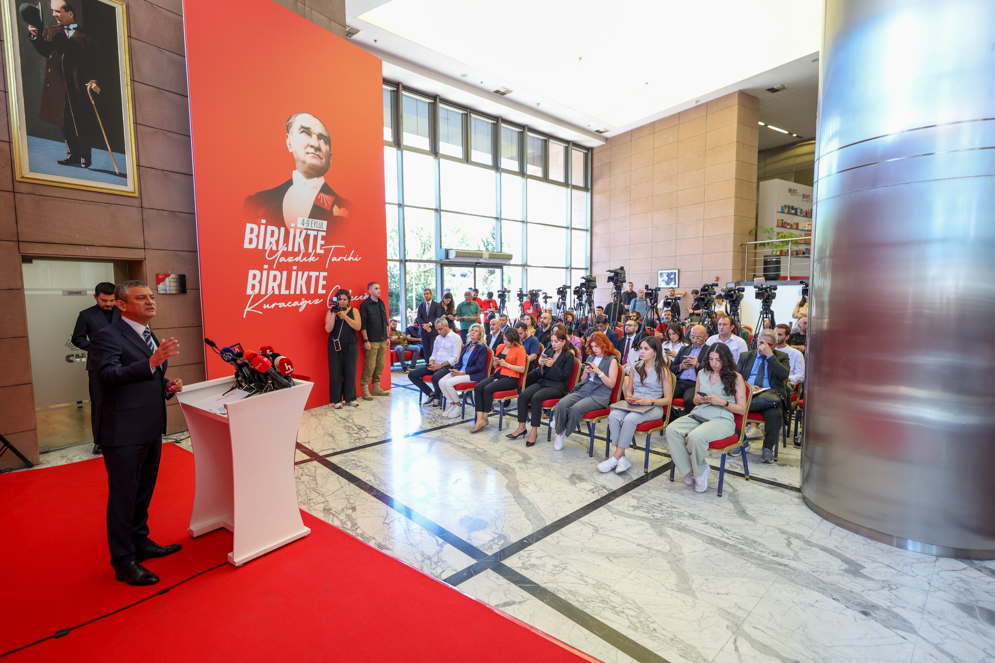 Özgür Özel CHP Kuruluş Haftası