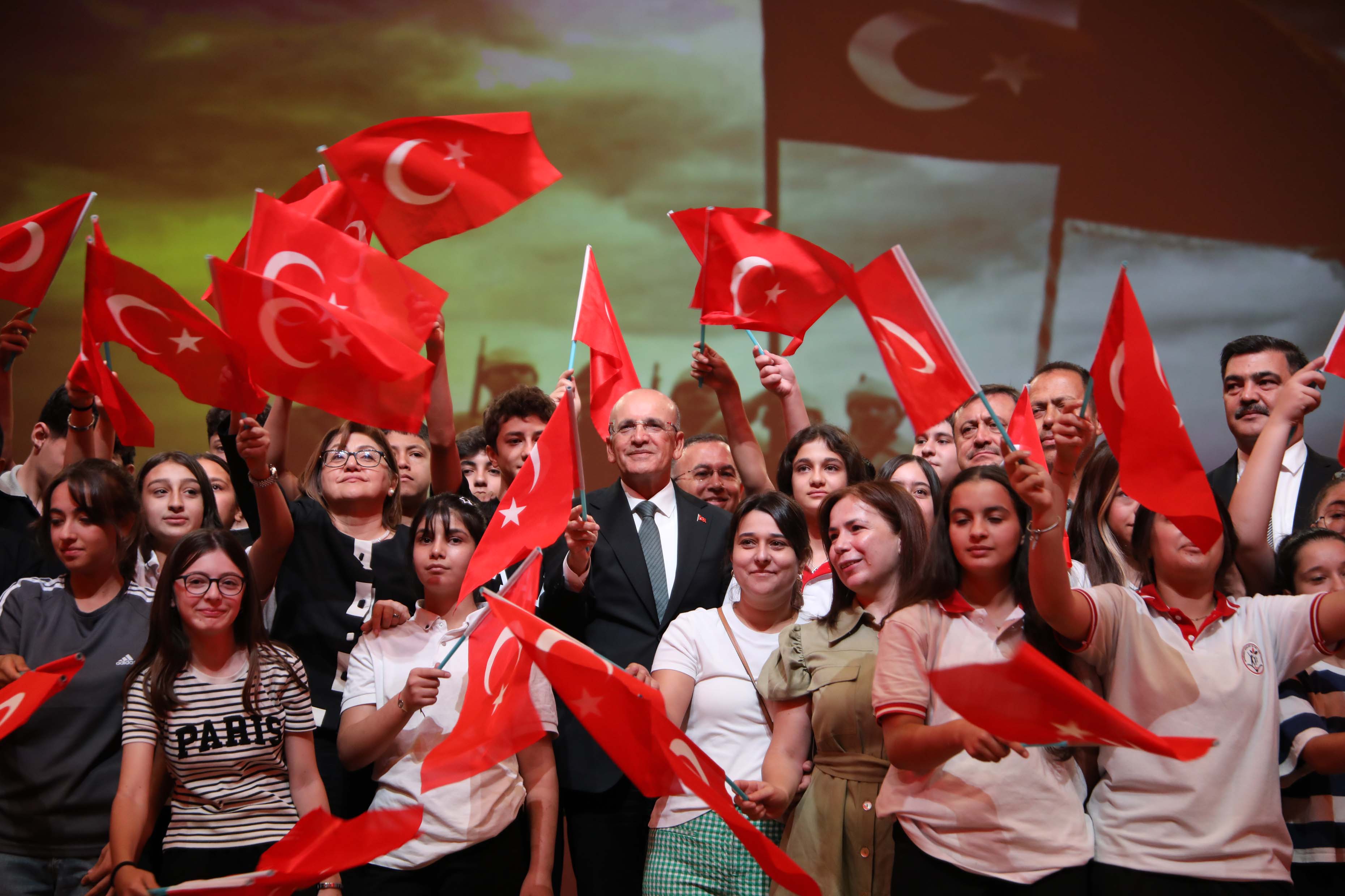Mehmet Şimşek gençlere tavsiyeler