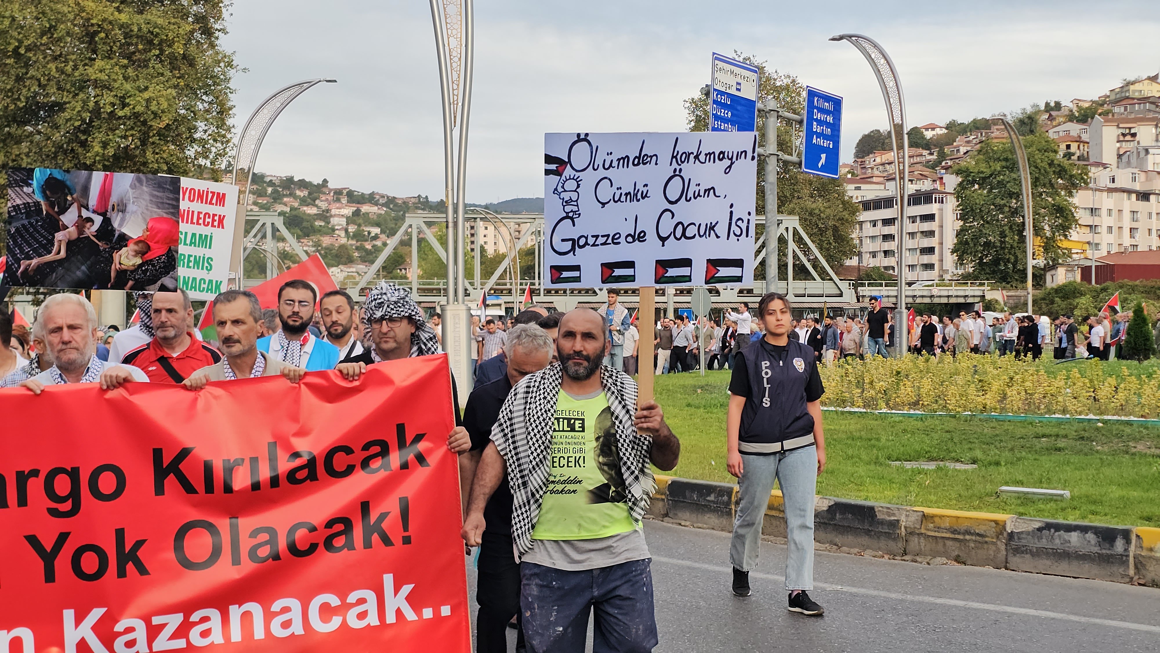 Sumud Filosu destek yürüyüşü kalabalık