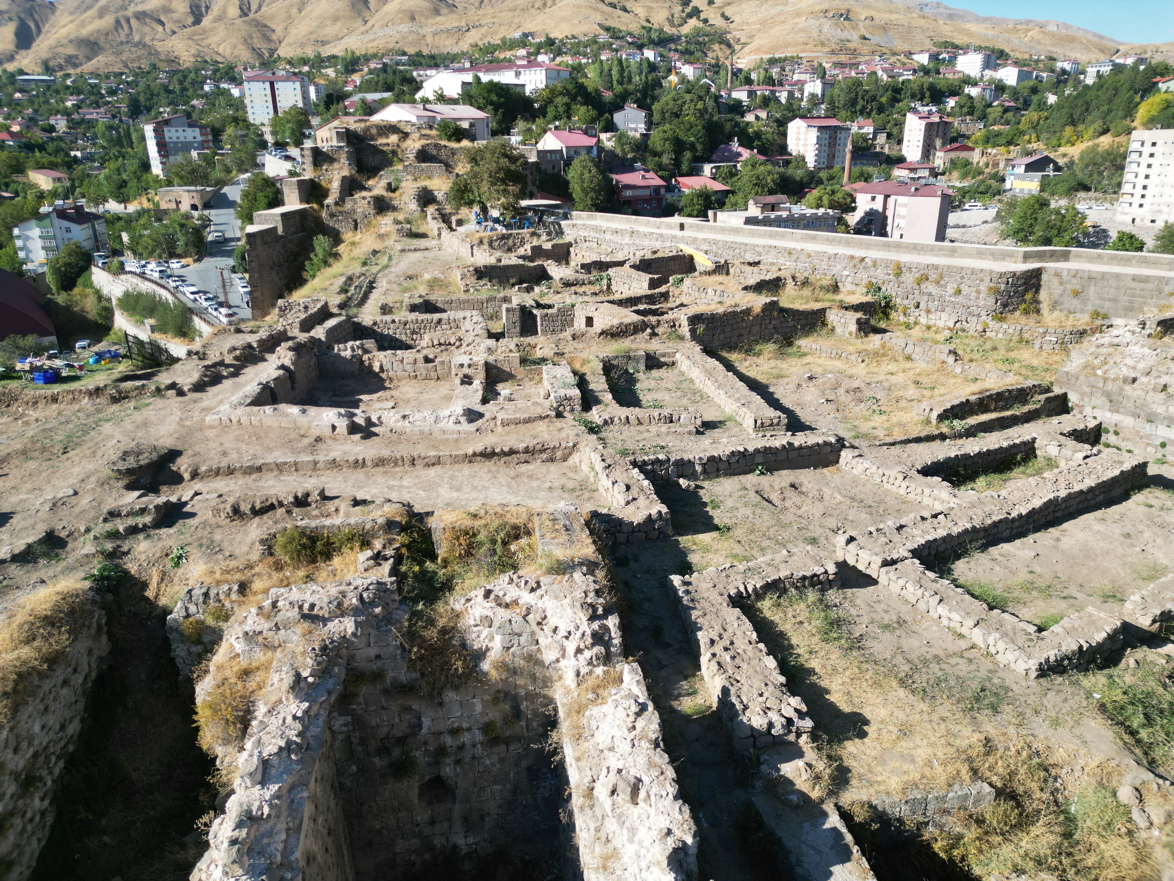 Bitlis Kalesi kazı çalışmaları