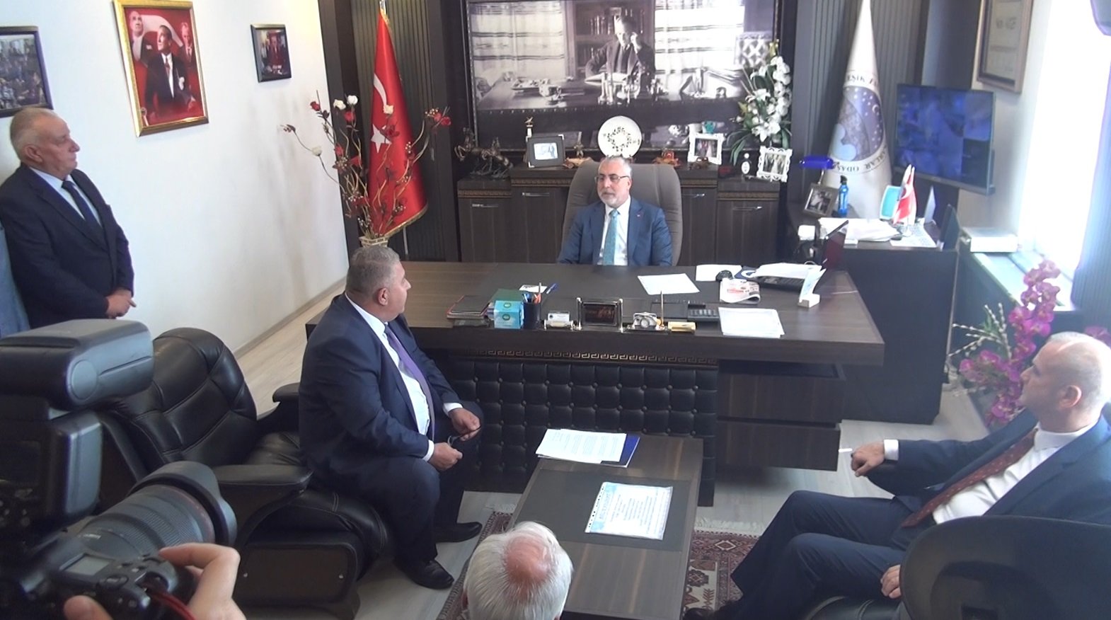Vedat Işıkhan esnaf ziyareti