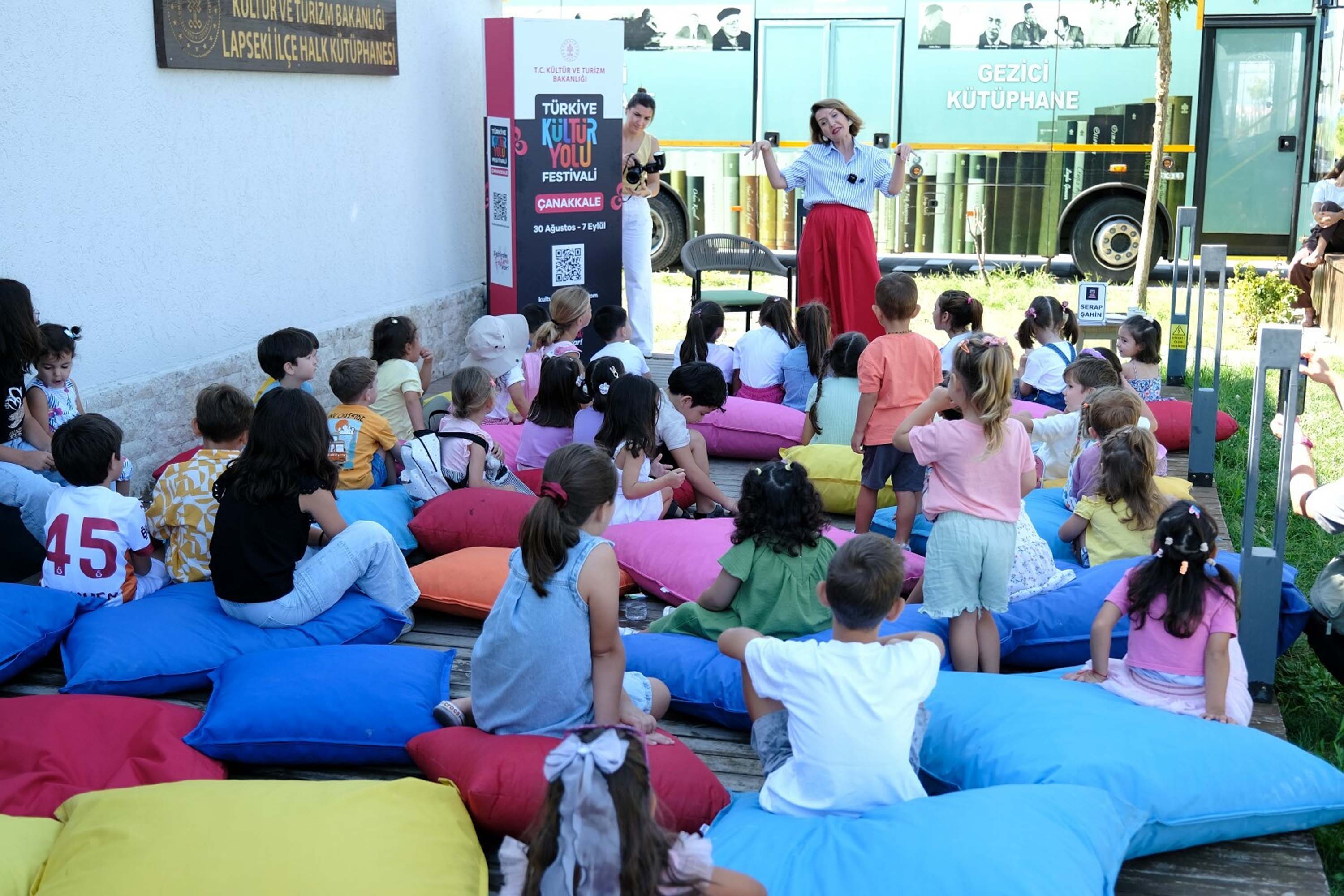 Sokak Sahne Performansları
