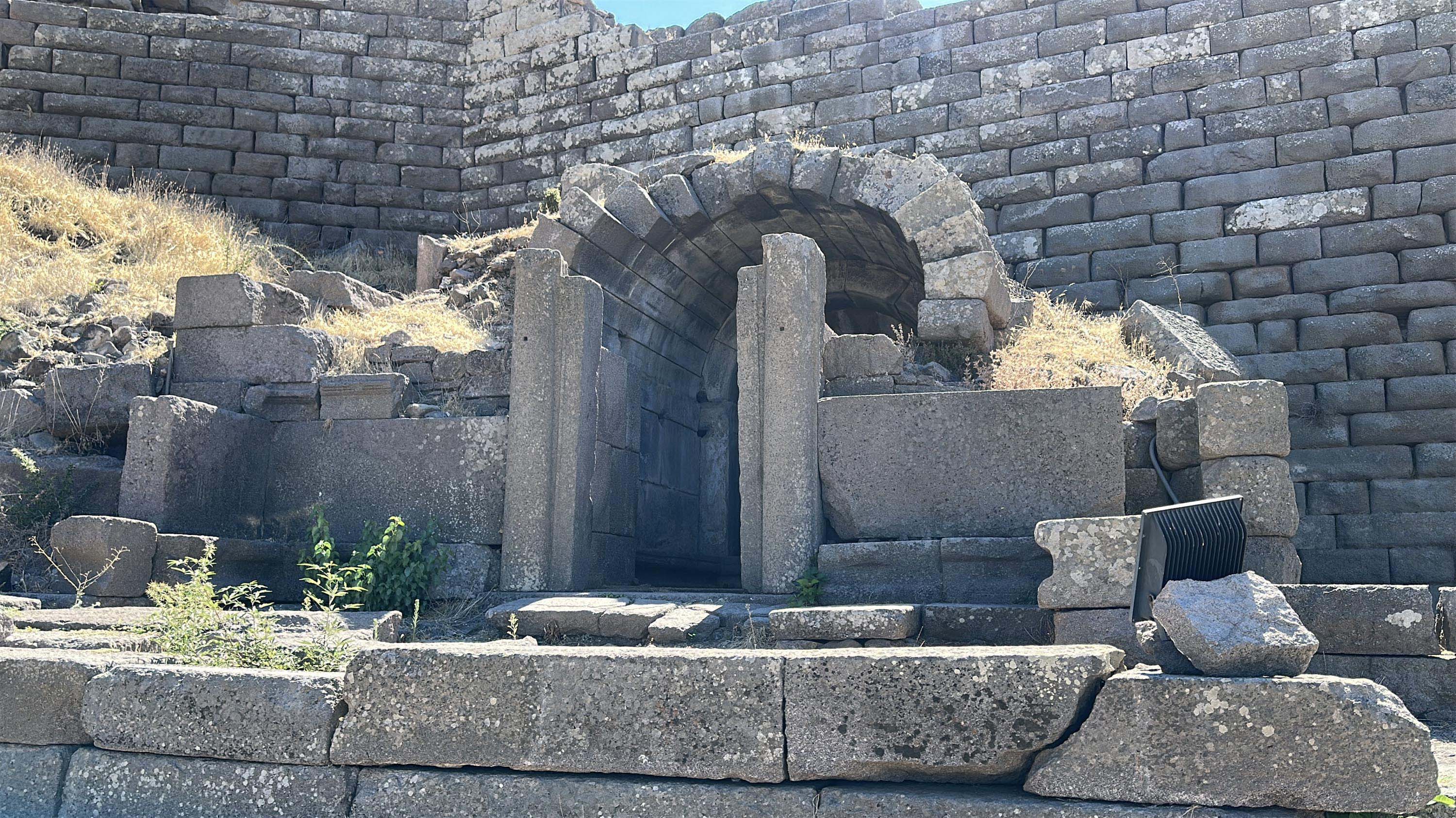 Assos kazı çalışmaları