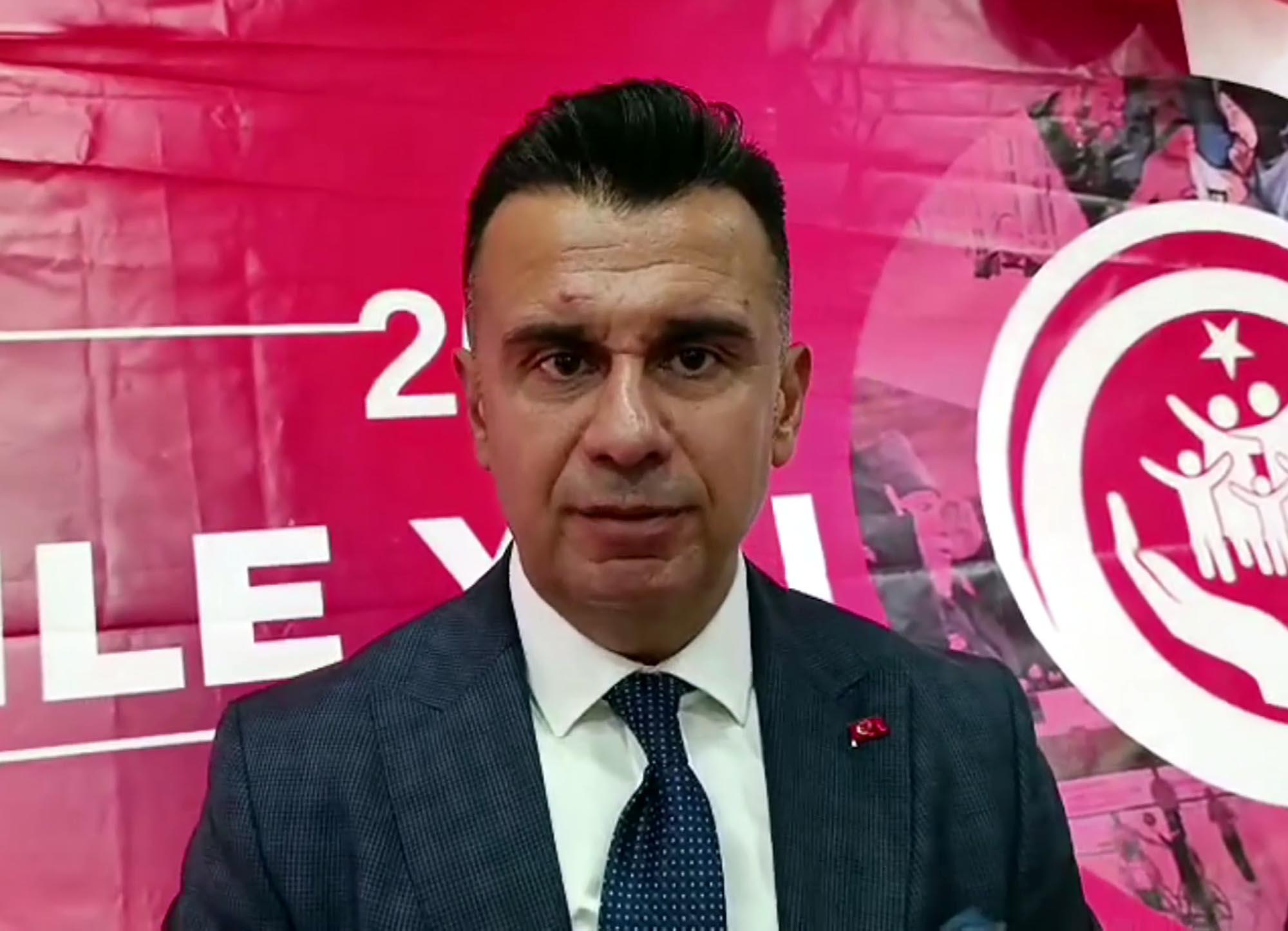 Gönüllü kuaförler çocuklar