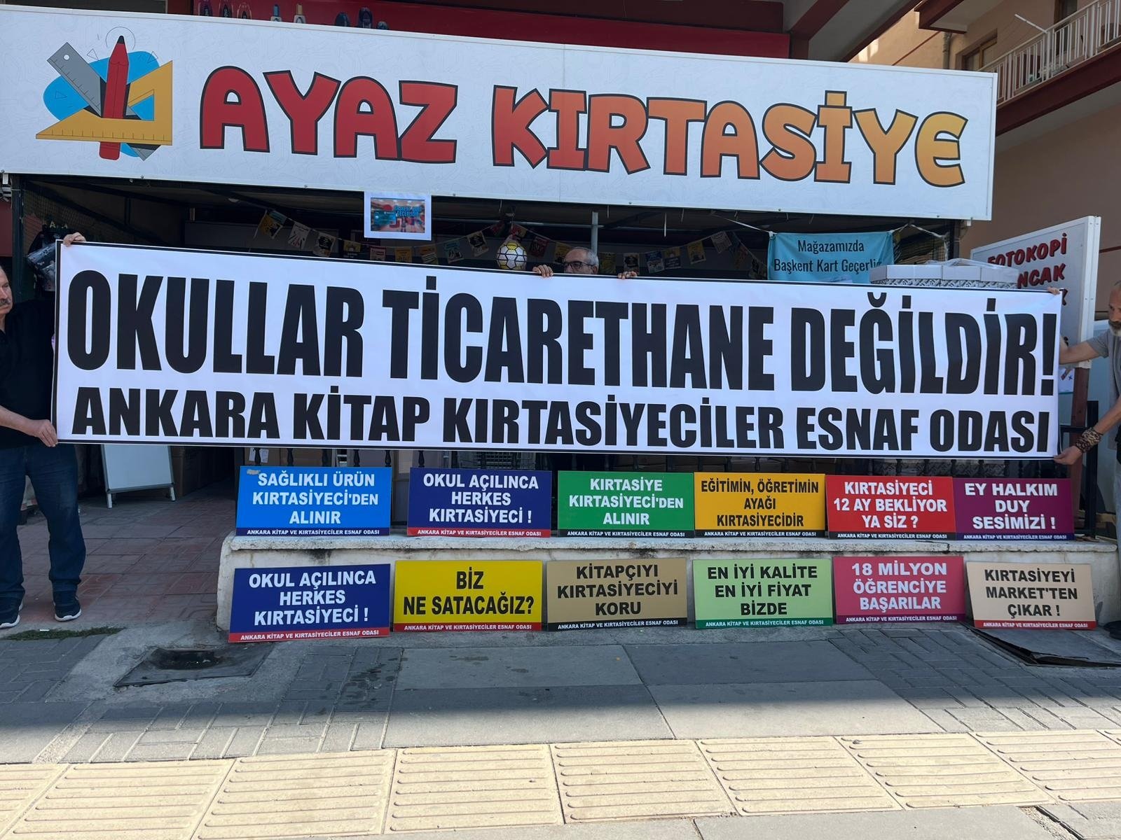 Ankara Kitap ve Kırtasiyeciler Esnaf Odası protesto