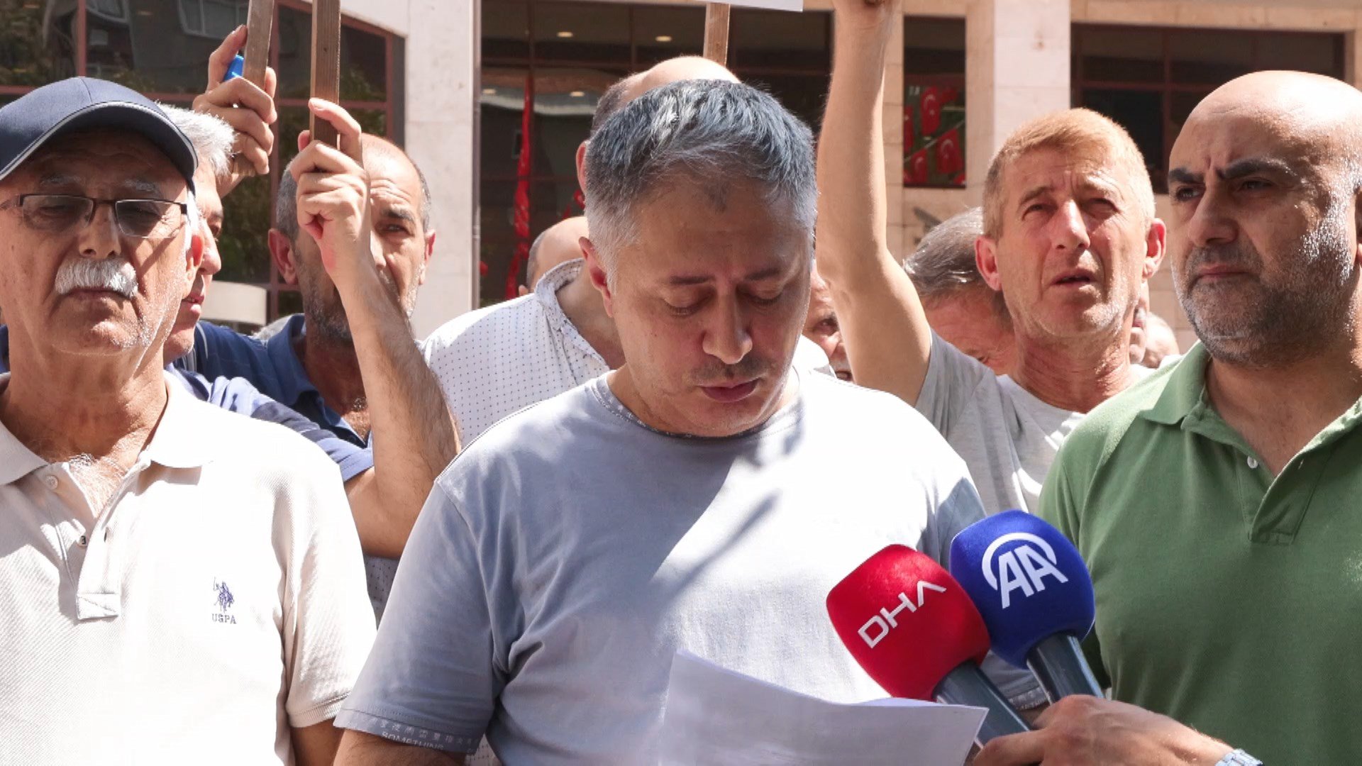 Cihan Yerdak açıklama yapıyor