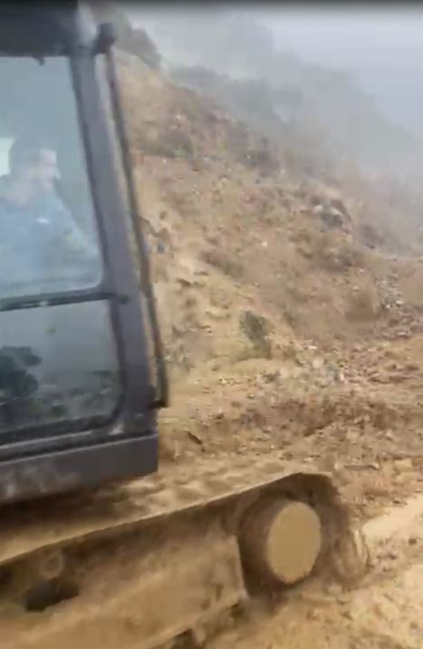 Bakanlar Uraloğlu ve Bak Rize sel bölgesi