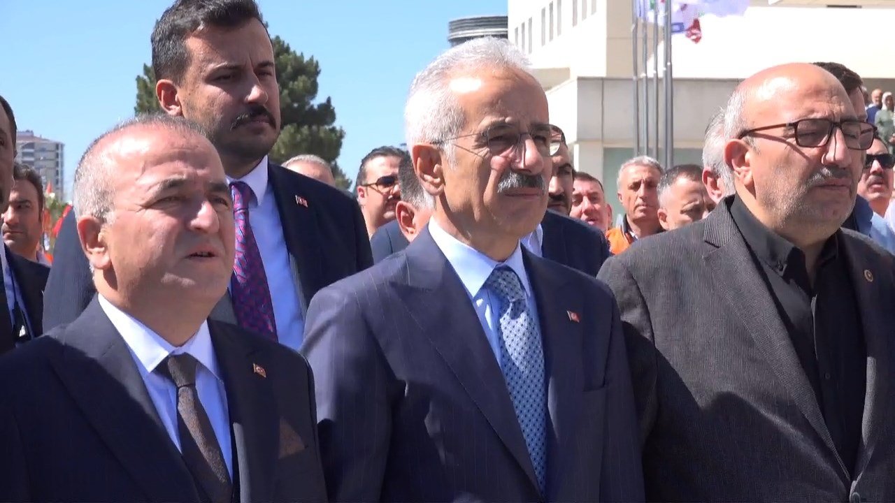 Bakan Konuşma Yapıyor
