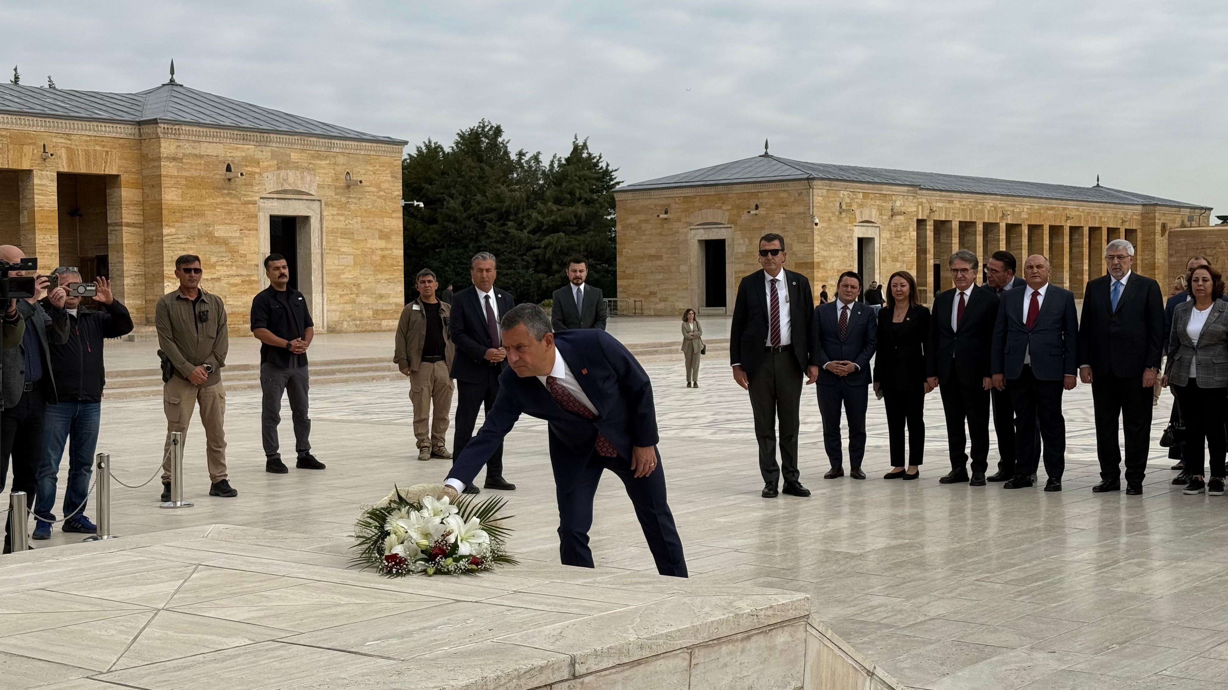 CHP Heyeti Anıtkabir