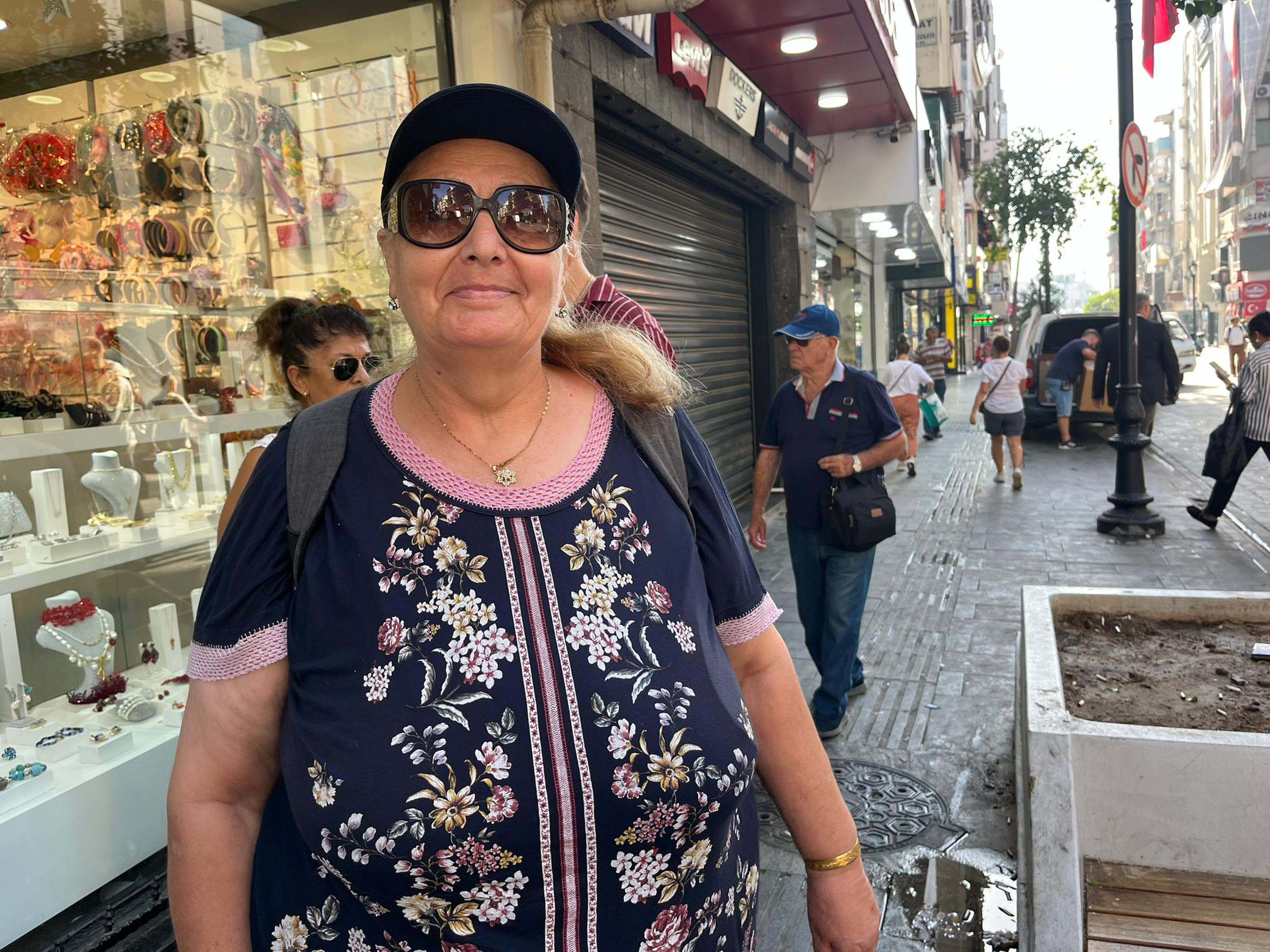 Karşıyaka sokakları çöp yığınları