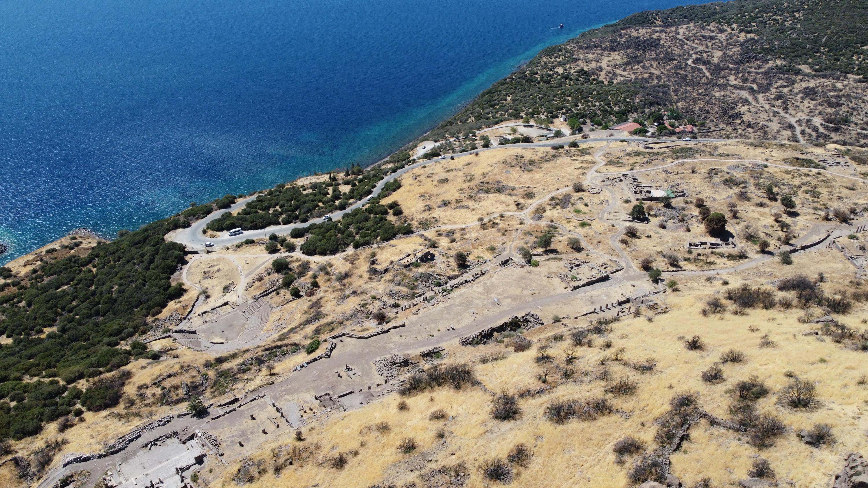 Assos antik kenti tarihi yapılar