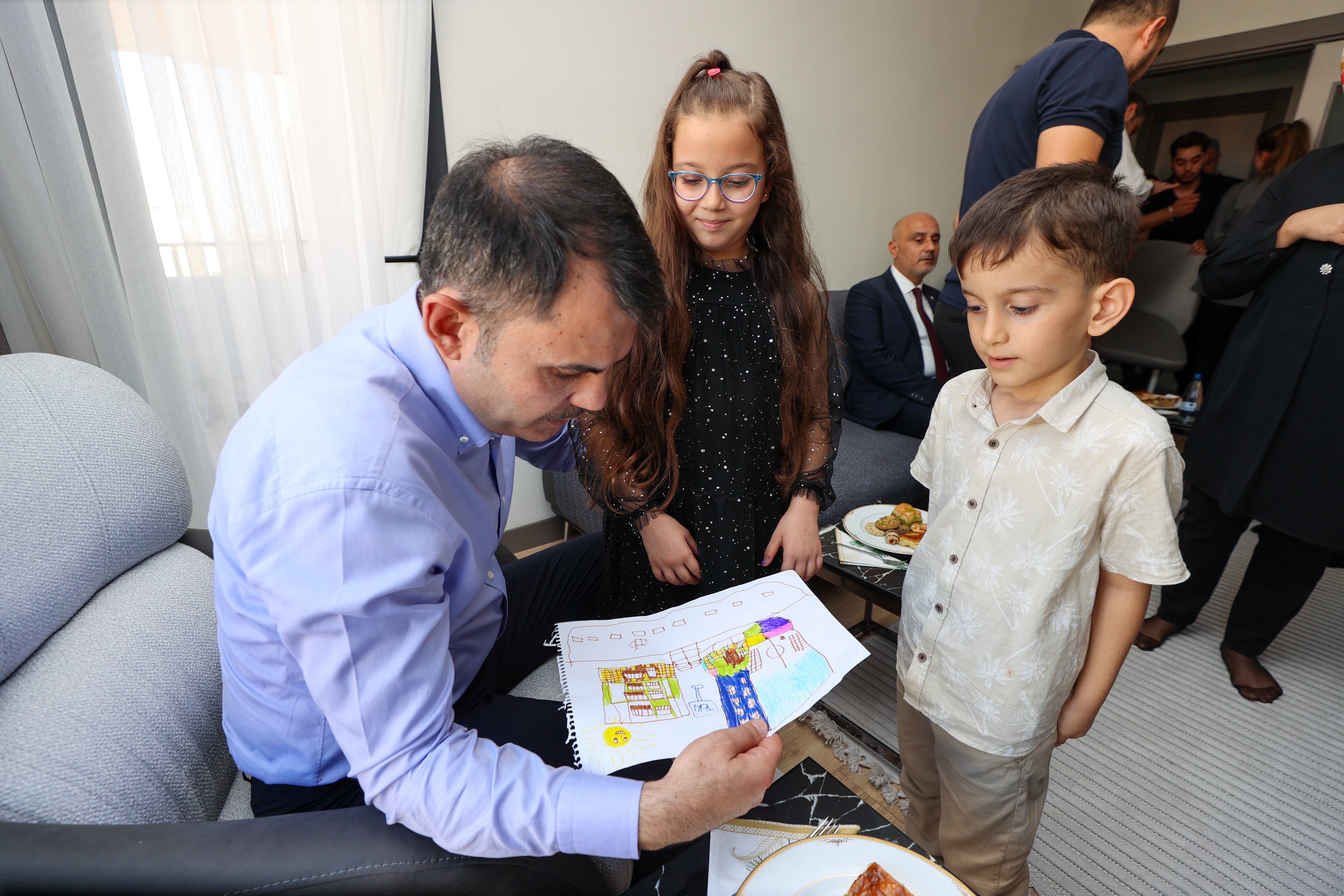 Bakan Kurum depremzede vatandaş
