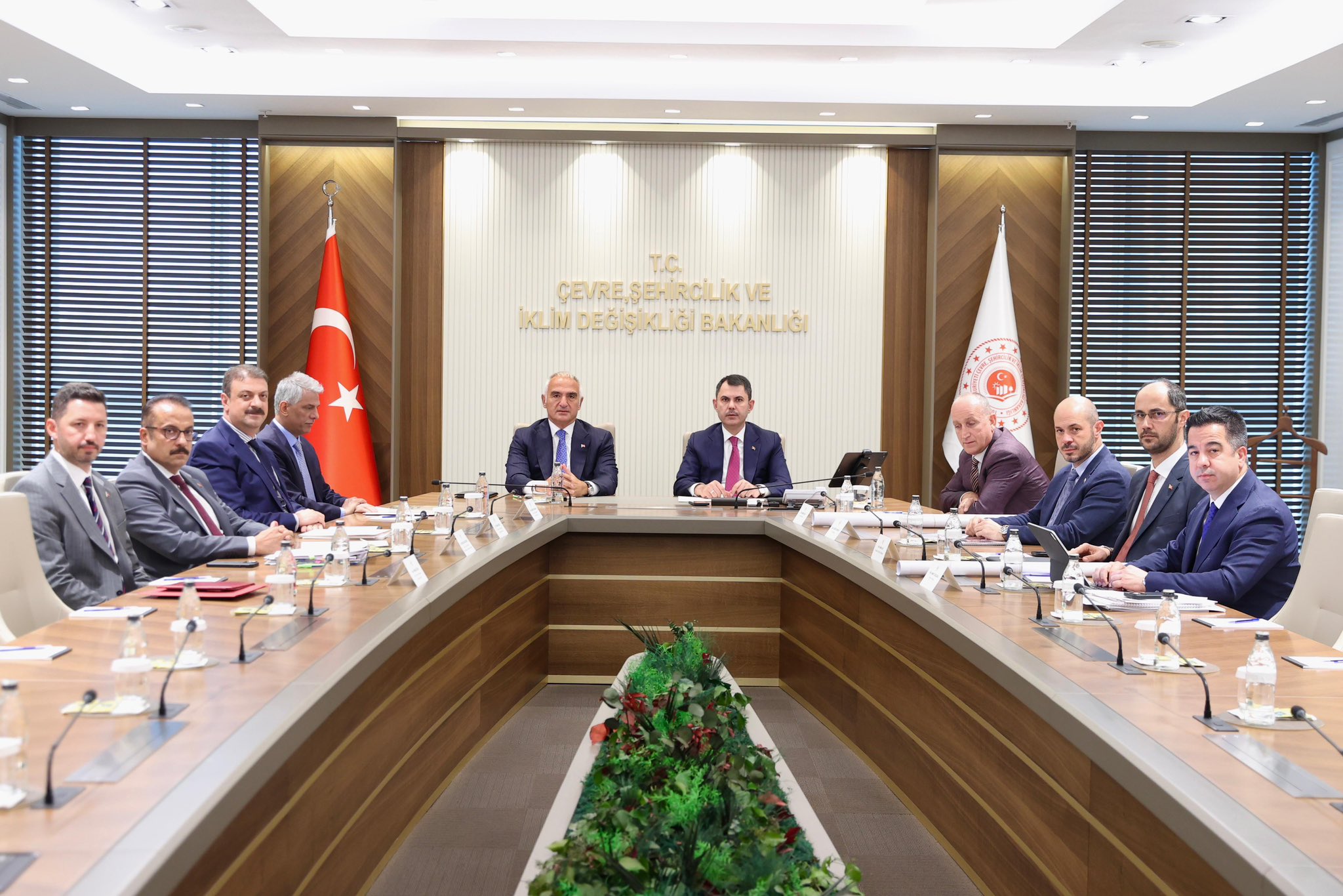Bakan Mehmet Nuri Ersoy