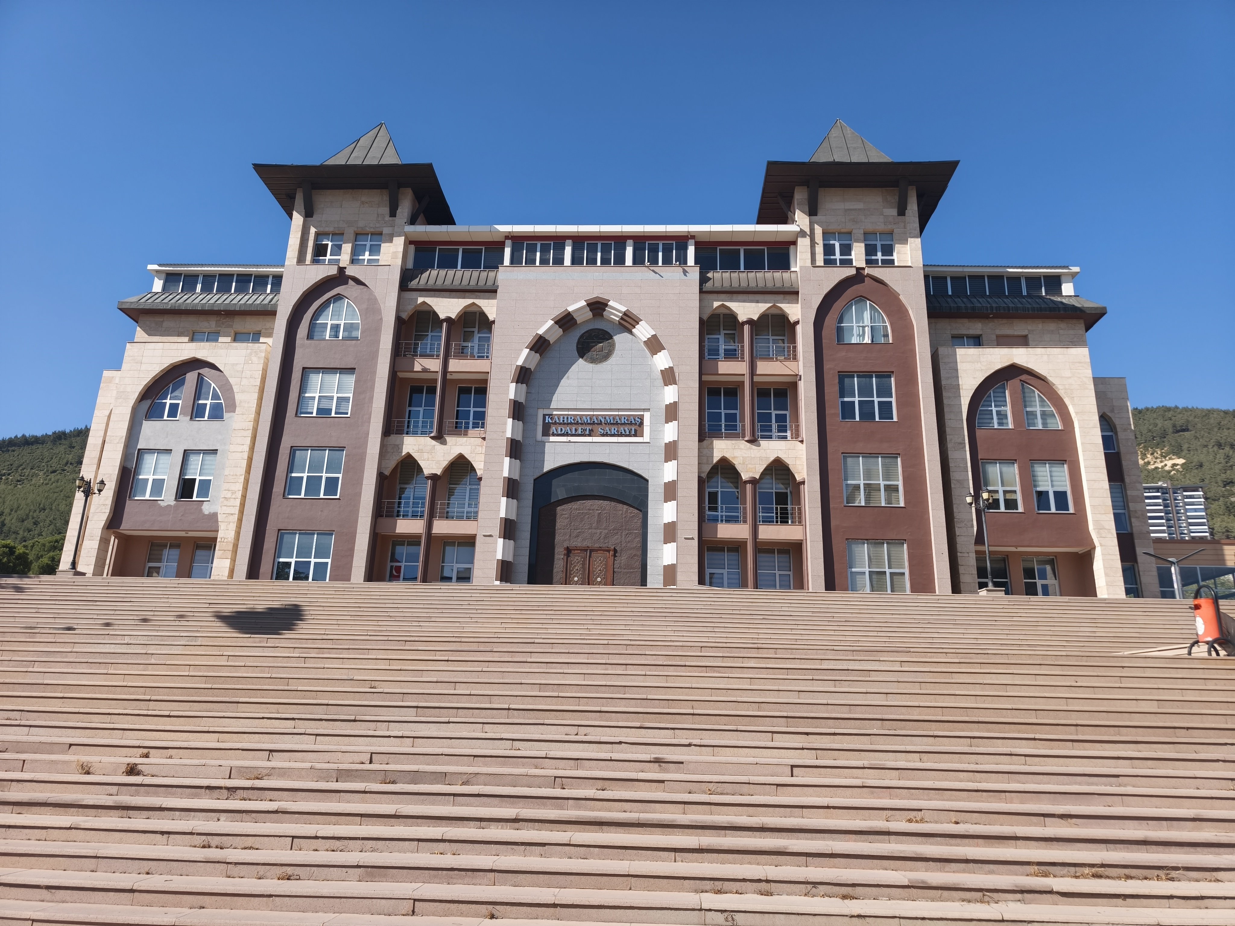 Ezgi Apartmanı İnceleme